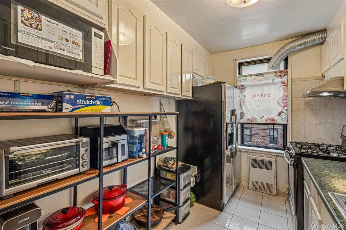 224-24 Union Street, New York, NY, 2 Bedrooms Bedrooms, 4 Rooms Rooms,1 BathroomBathrooms,Residential,For Rent,Union,0,1042276 224-24 Union Street, New York, NY, 2 Bedrooms Bedrooms, 4 Rooms Rooms,1 BathroomBathrooms,Residential,For Rent,Union,0,1042276