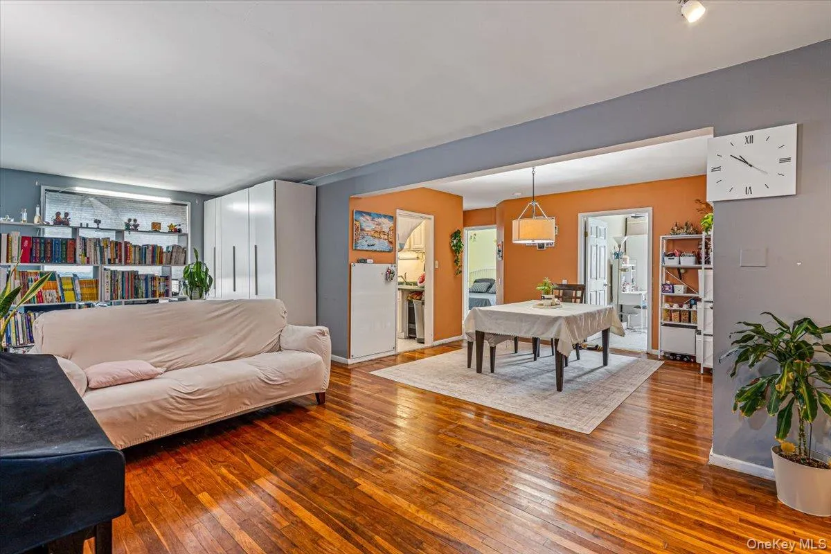 224-24 Union Street, New York, NY, 2 Bedrooms Bedrooms, 4 Rooms Rooms,1 BathroomBathrooms,Residential,For Rent,Union,0,1042276 224-24 Union Street, New York, NY, 2 Bedrooms Bedrooms, 4 Rooms Rooms,1 BathroomBathrooms,Residential,For Rent,Union,0,1042276