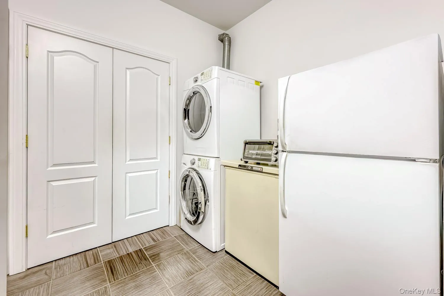22 Westminster Way, Ramapo, NY, 4 Bedrooms Bedrooms, 8 Rooms Rooms,3 BathroomsBathrooms,Residential,For Rent,Westminster,0,1042280 22 Westminster Way, Ramapo, NY, 4 Bedrooms Bedrooms, 8 Rooms Rooms,3 BathroomsBathrooms,Residential,For Rent,Westminster,0,1042280