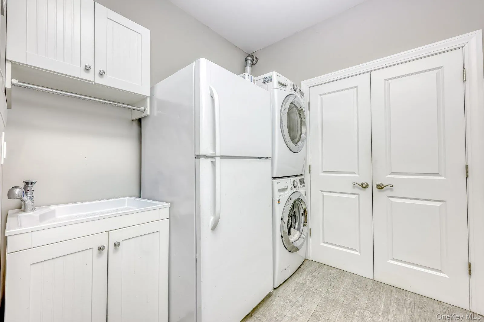 22 Westminster Way, Ramapo, NY, 4 Bedrooms Bedrooms, 8 Rooms Rooms,3 BathroomsBathrooms,Residential,For Rent,Westminster,0,1042280 22 Westminster Way, Ramapo, NY, 4 Bedrooms Bedrooms, 8 Rooms Rooms,3 BathroomsBathrooms,Residential,For Rent,Westminster,0,1042280