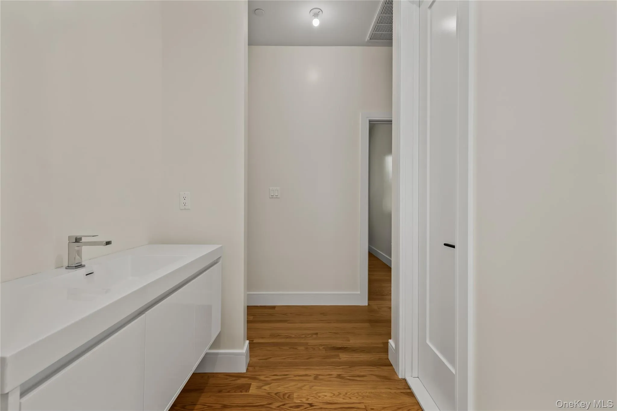 30 Castle Avenue, Ramapo, NY, 6 Bedrooms Bedrooms, 10 Rooms Rooms,3 BathroomsBathrooms,Residential,For Rent,Castle,0,1042285 30 Castle Avenue, Ramapo, NY, 6 Bedrooms Bedrooms, 10 Rooms Rooms,3 BathroomsBathrooms,Residential,For Rent,Castle,0,1042285
