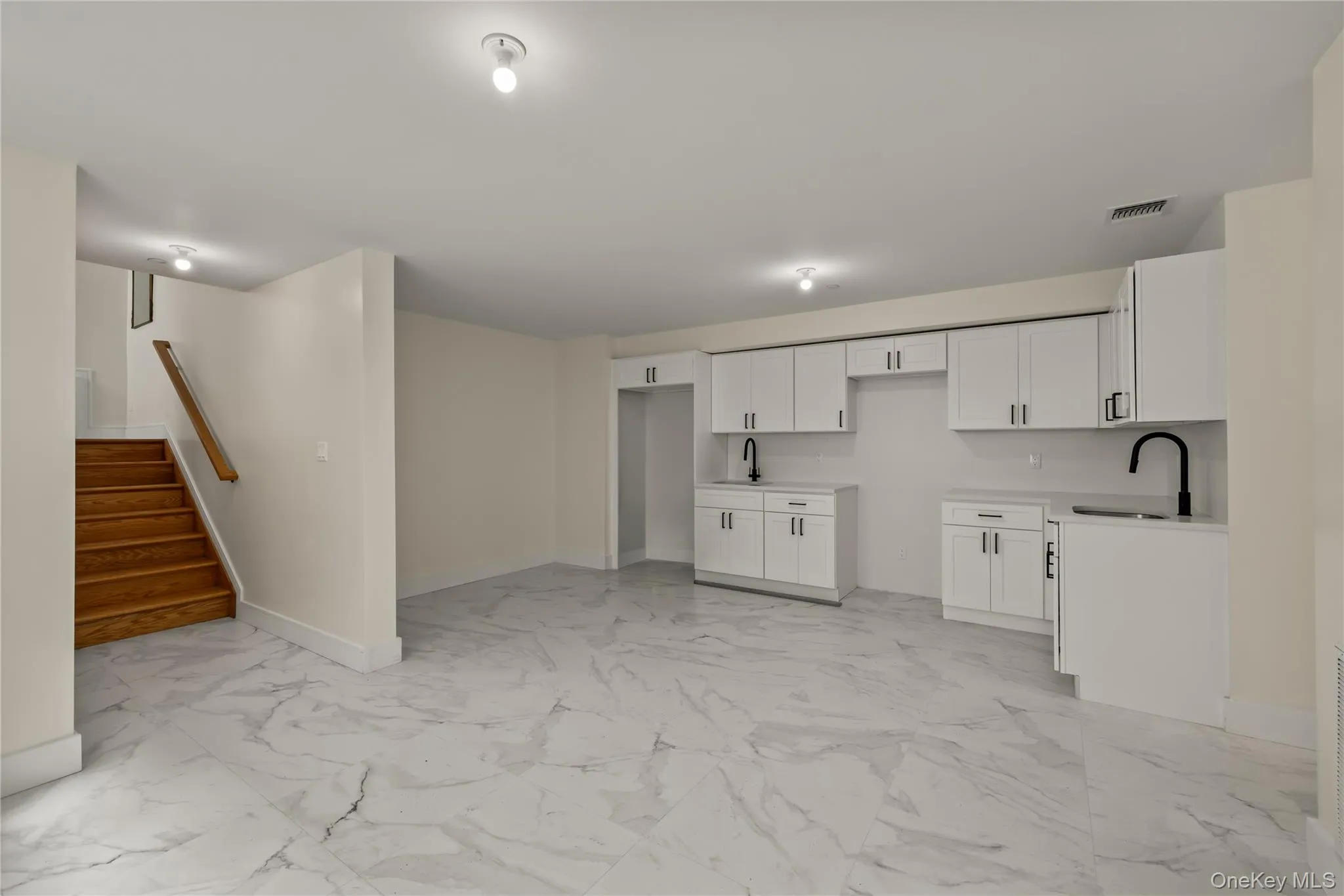 30 Castle Avenue, Ramapo, NY, 6 Bedrooms Bedrooms, 10 Rooms Rooms,3 BathroomsBathrooms,Residential,For Rent,Castle,0,1042285 30 Castle Avenue, Ramapo, NY, 6 Bedrooms Bedrooms, 10 Rooms Rooms,3 BathroomsBathrooms,Residential,For Rent,Castle,0,1042285