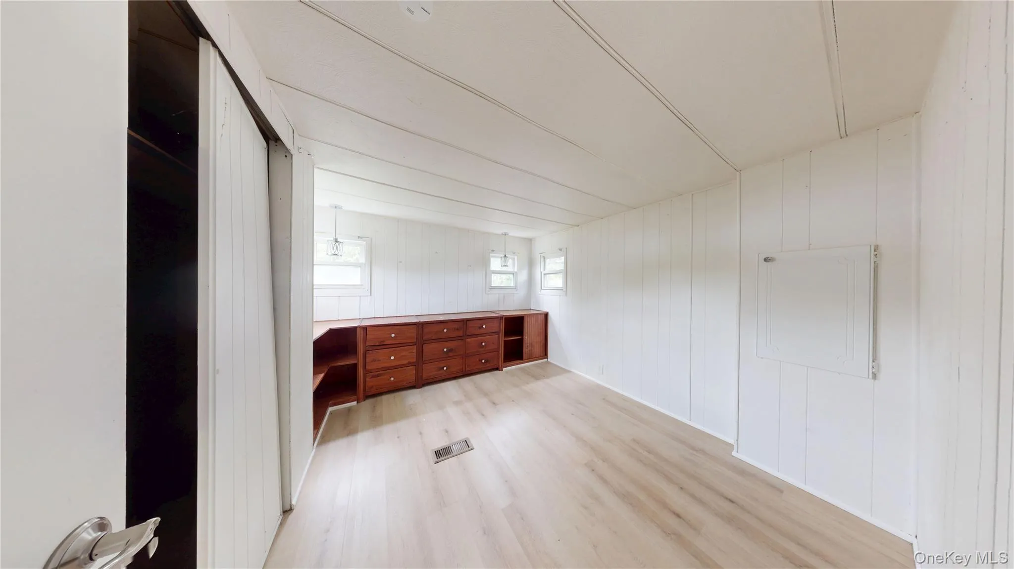 39 Valley Forge Drive, Islip, NY, 3 Bedrooms Bedrooms, 5 Rooms Rooms,1 BathroomBathrooms,Residential,For Rent,Valley Forge,0,1042289 39 Valley Forge Drive, Islip, NY, 3 Bedrooms Bedrooms, 5 Rooms Rooms,1 BathroomBathrooms,Residential,For Rent,Valley Forge,0,1042289