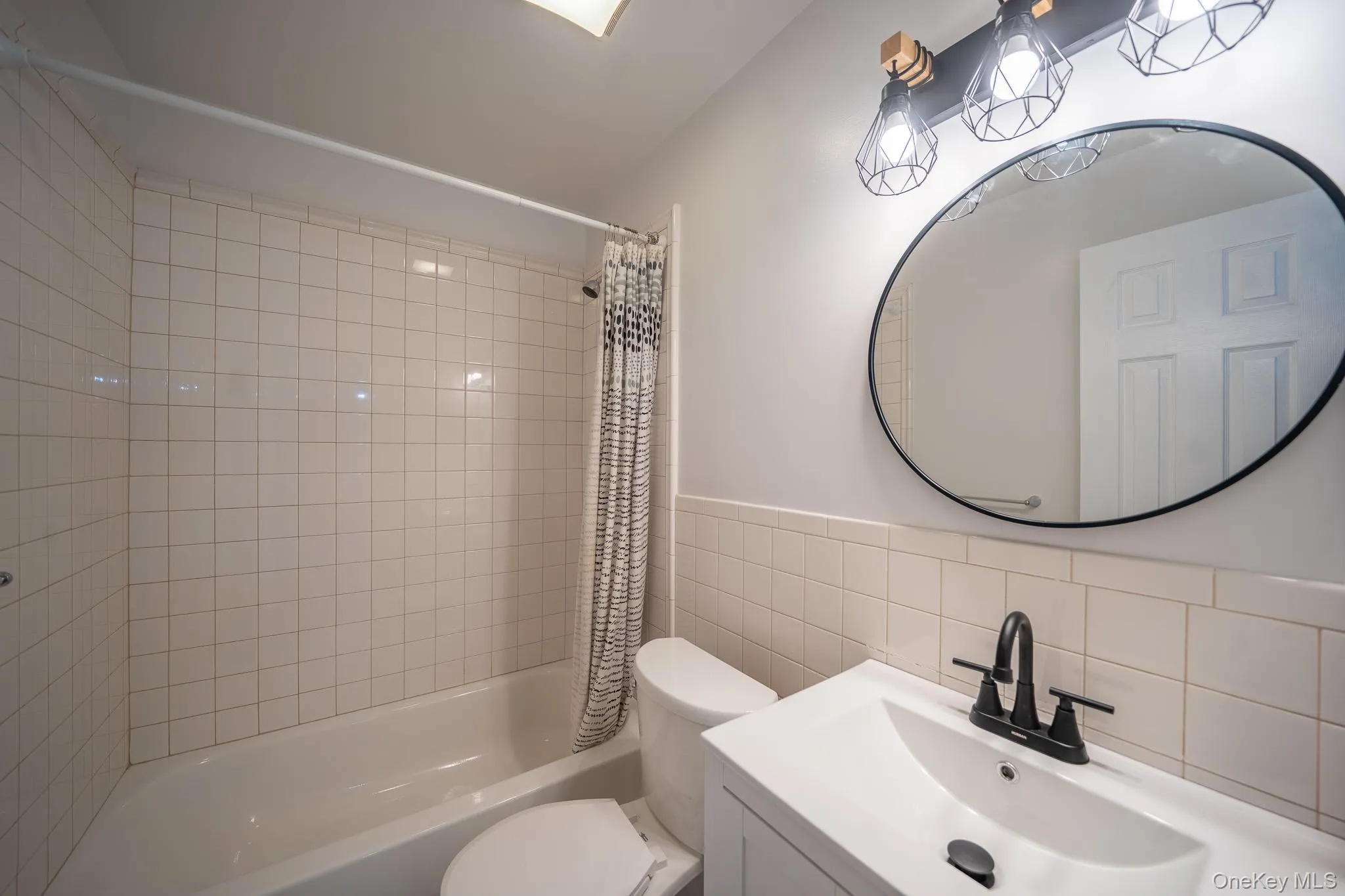 17524 89 Avenue, New York, NY, 2 Bedroom Bedrooms, 5 Room Rooms,2 BathroomBathrooms,Residential Lease,For Rent,89,0,1042294 17524 89 Avenue, New York, NY, 2 Bedroom Bedrooms, 5 Room Rooms,2 BathroomBathrooms,Residential Lease,For Rent,89,0,1042294