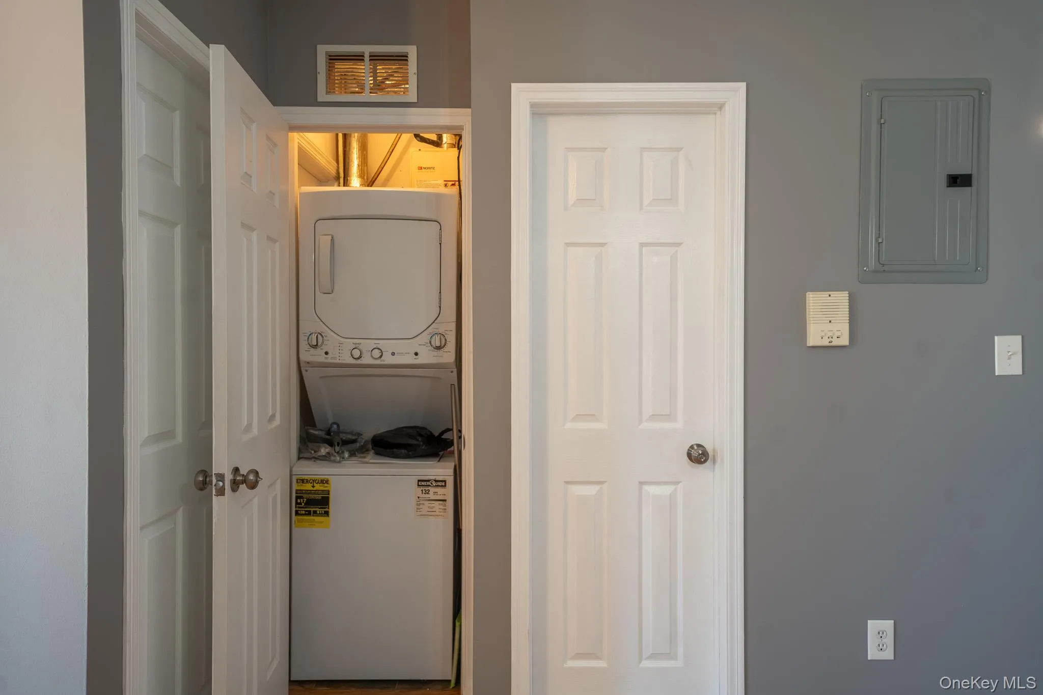 17524 89 Avenue, New York, NY, 2 Bedroom Bedrooms, 5 Room Rooms,2 BathroomBathrooms,Residential Lease,For Rent,89,0,1042294 17524 89 Avenue, New York, NY, 2 Bedroom Bedrooms, 5 Room Rooms,2 BathroomBathrooms,Residential Lease,For Rent,89,0,1042294