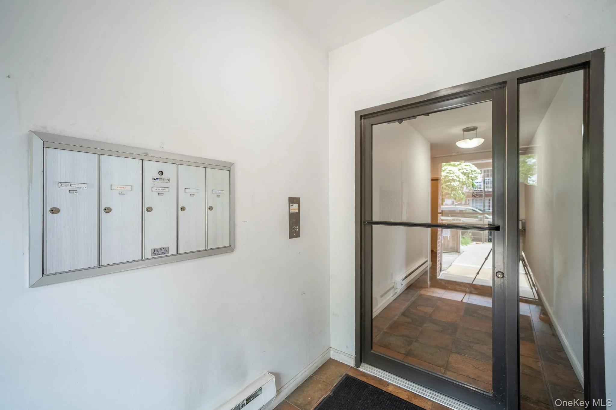 17524 89 Avenue, New York, NY, 2 Bedroom Bedrooms, 5 Room Rooms,2 BathroomBathrooms,Residential Lease,For Rent,89,0,1042294 17524 89 Avenue, New York, NY, 2 Bedroom Bedrooms, 5 Room Rooms,2 BathroomBathrooms,Residential Lease,For Rent,89,0,1042294