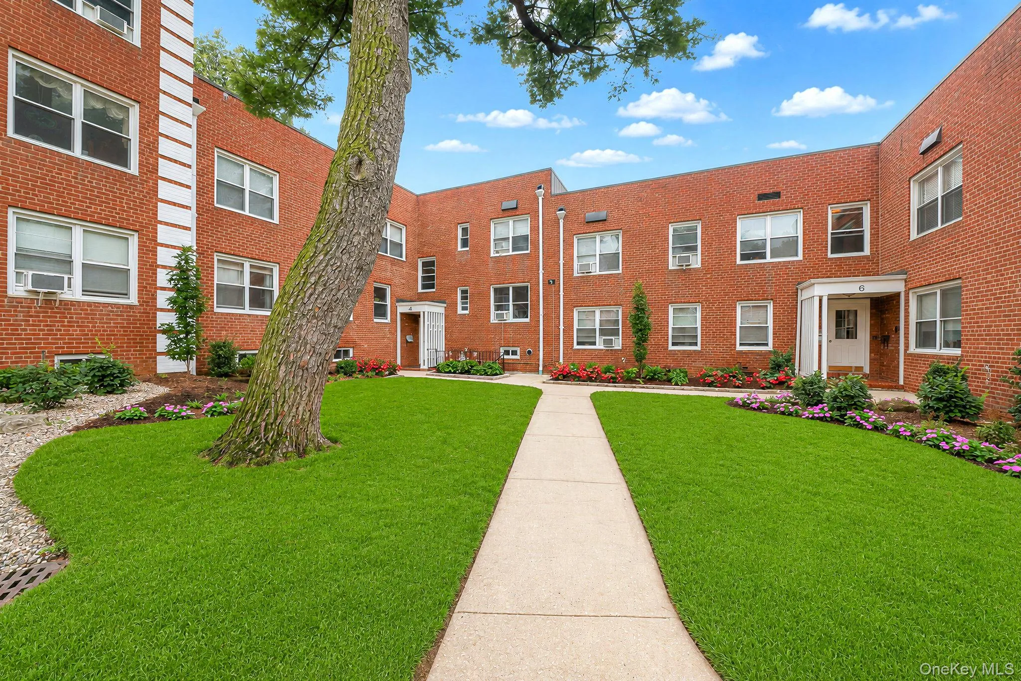 4 Edwards St, North Hempstead, NY, 1 Bedroom Bedrooms, 3 Rooms Rooms,1 BathroomBathrooms,Residential,For Rent,Edwards St,0,1042295 4 Edwards St, North Hempstead, NY, 1 Bedroom Bedrooms, 3 Rooms Rooms,1 BathroomBathrooms,Residential,For Rent,Edwards St,0,1042295