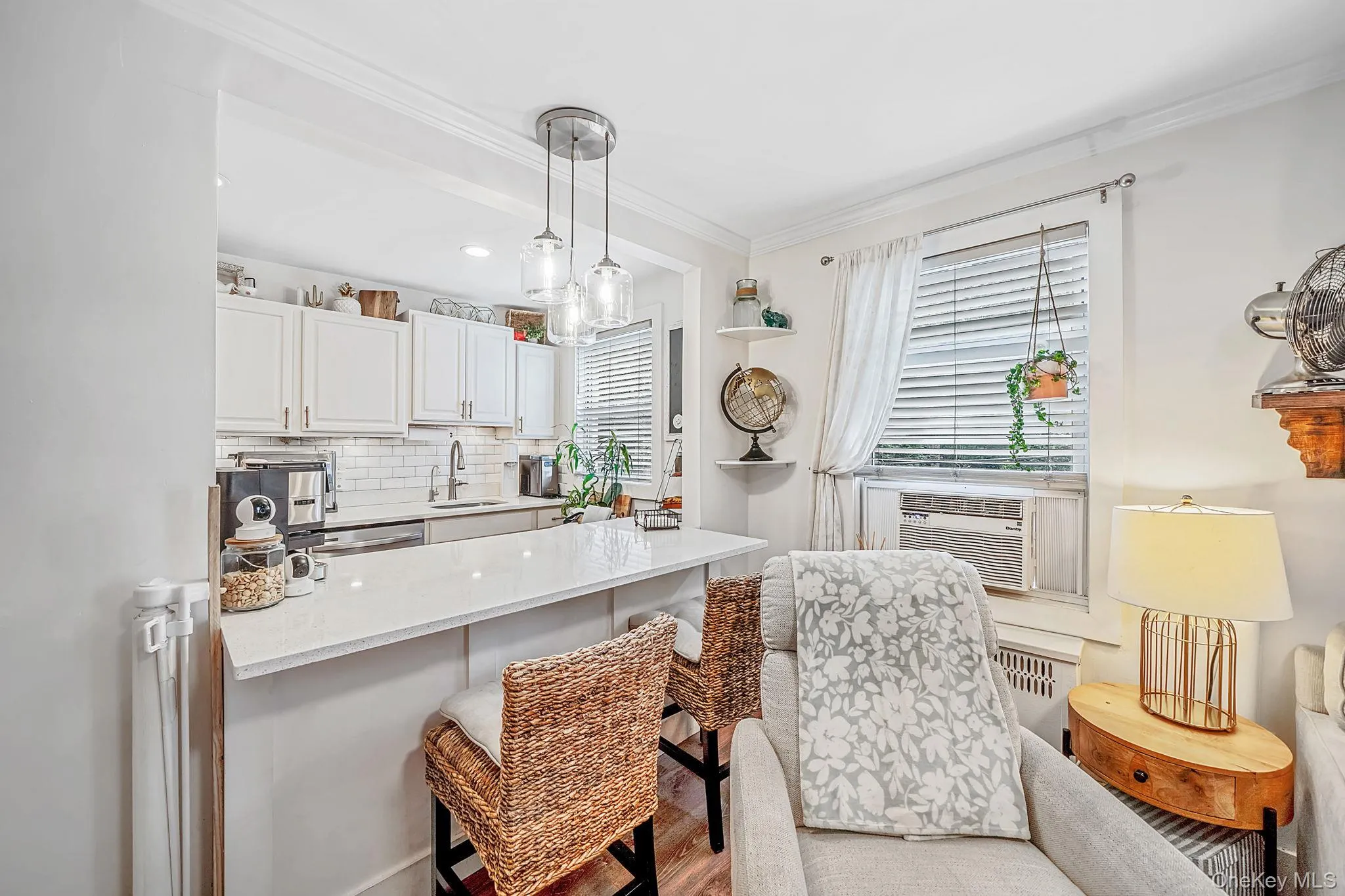 4 Edwards St, North Hempstead, NY, 1 Bedroom Bedrooms, 3 Rooms Rooms,1 BathroomBathrooms,Residential,For Rent,Edwards St,0,1042295 4 Edwards St, North Hempstead, NY, 1 Bedroom Bedrooms, 3 Rooms Rooms,1 BathroomBathrooms,Residential,For Rent,Edwards St,0,1042295