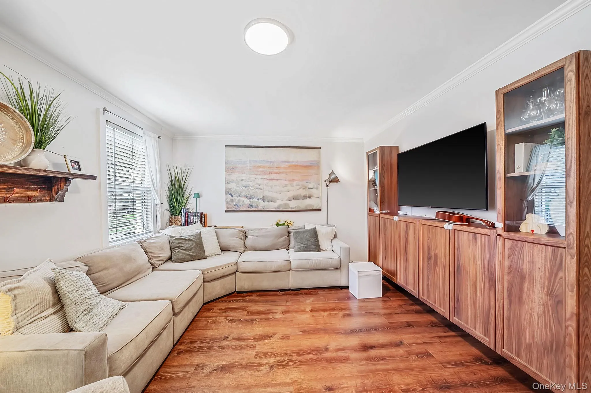 4 Edwards St, North Hempstead, NY, 1 Bedroom Bedrooms, 3 Rooms Rooms,1 BathroomBathrooms,Residential,For Rent,Edwards St,0,1042295 4 Edwards St, North Hempstead, NY, 1 Bedroom Bedrooms, 3 Rooms Rooms,1 BathroomBathrooms,Residential,For Rent,Edwards St,0,1042295