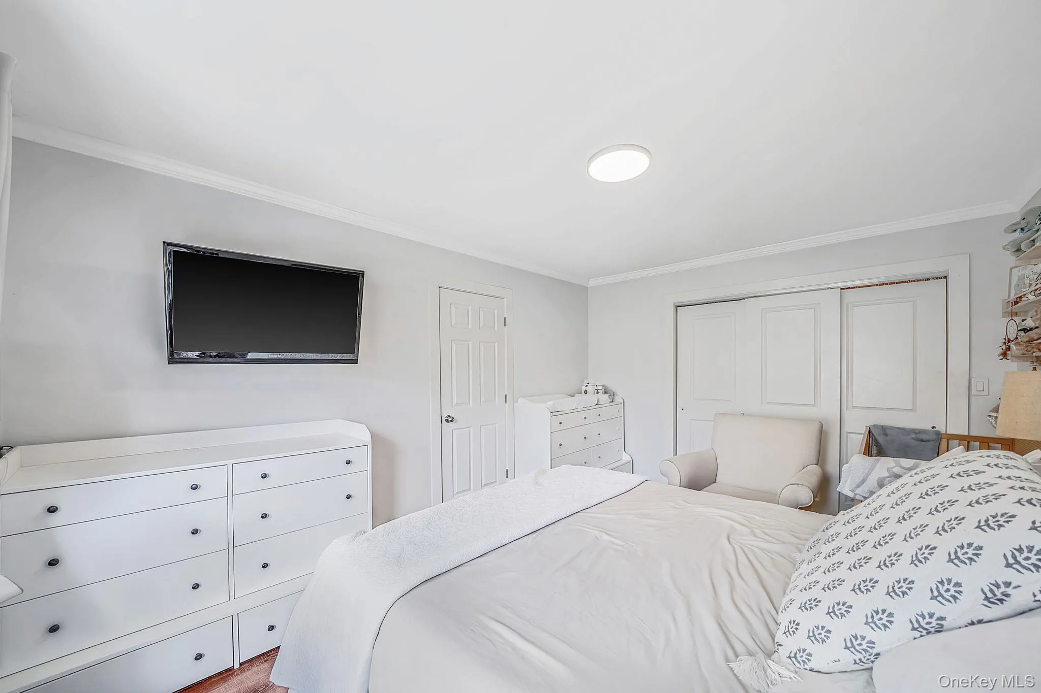 4 Edwards St, North Hempstead, NY, 1 Bedroom Bedrooms, 3 Rooms Rooms,1 BathroomBathrooms,Residential,For Rent,Edwards St,0,1042295 4 Edwards St, North Hempstead, NY, 1 Bedroom Bedrooms, 3 Rooms Rooms,1 BathroomBathrooms,Residential,For Rent,Edwards St,0,1042295