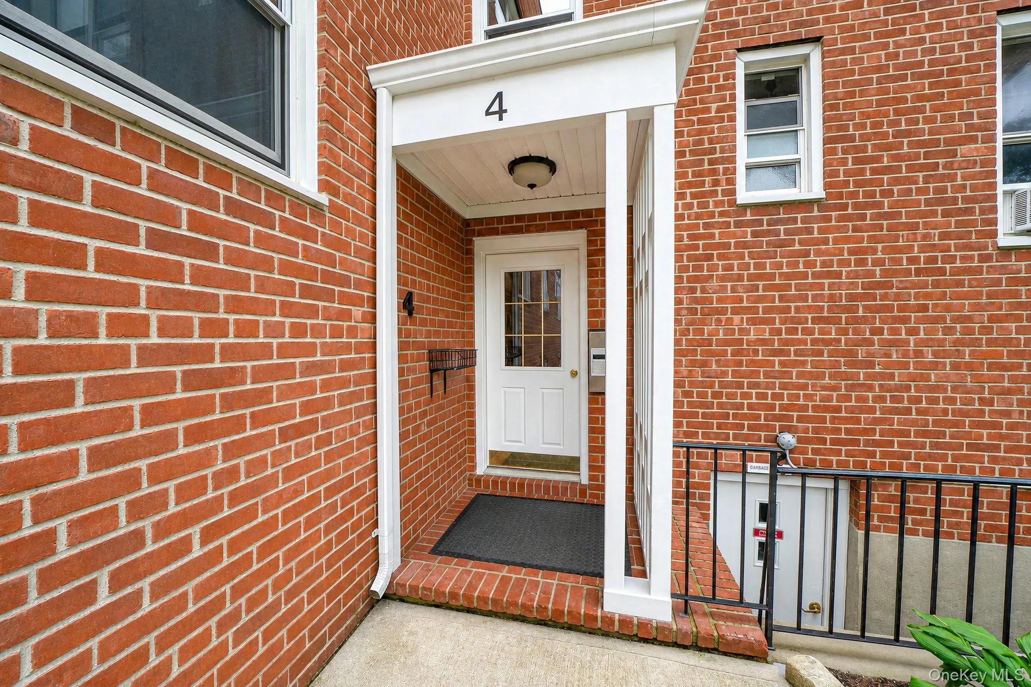 4 Edwards St, North Hempstead, NY, 1 Bedroom Bedrooms, 3 Rooms Rooms,1 BathroomBathrooms,Residential,For Rent,Edwards St,0,1042295 4 Edwards St, North Hempstead, NY, 1 Bedroom Bedrooms, 3 Rooms Rooms,1 BathroomBathrooms,Residential,For Rent,Edwards St,0,1042295