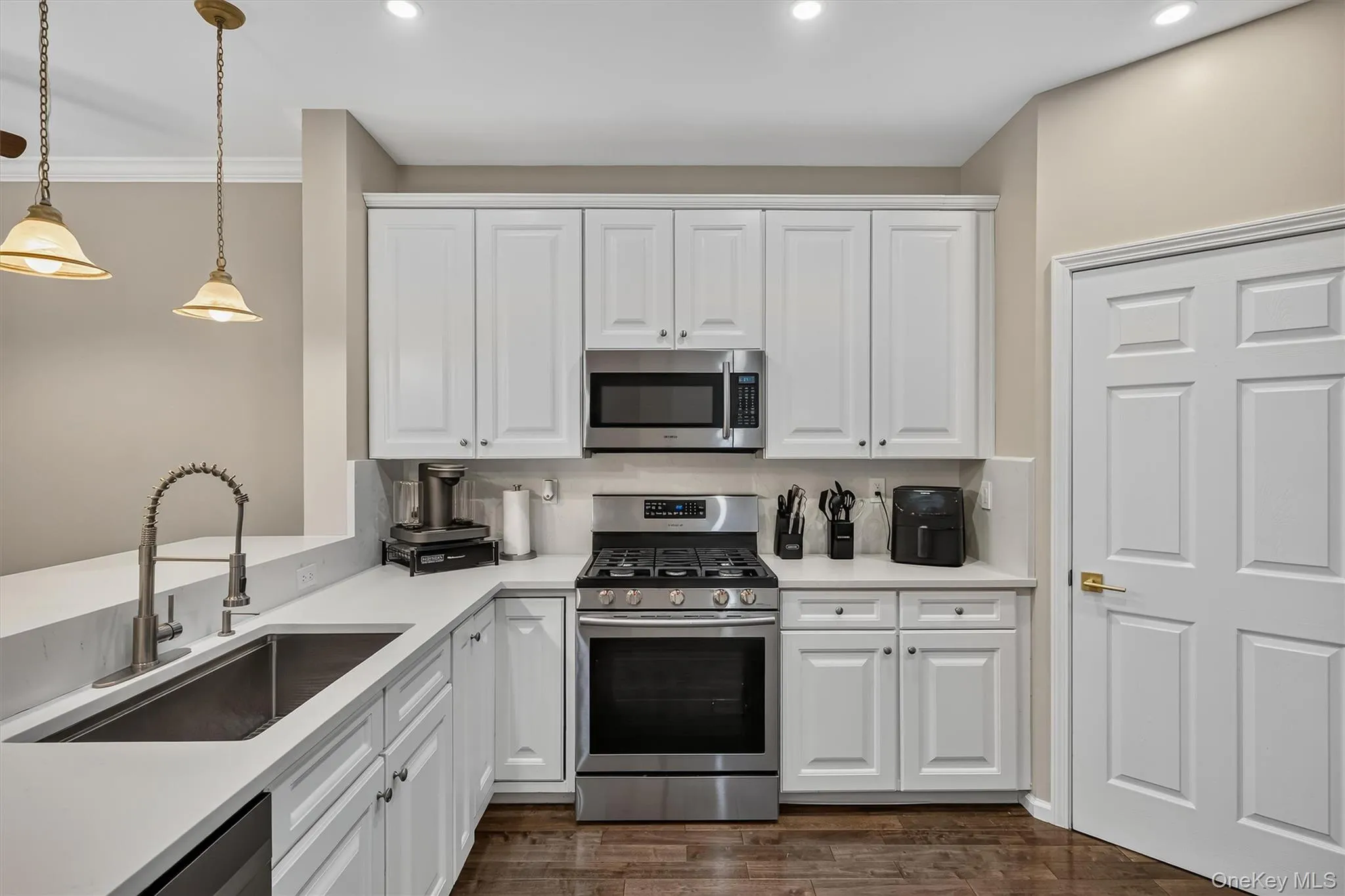 7 Gillian Court, Monroe, NY, 3 Bedrooms Bedrooms, 7 Rooms Rooms,2 BathroomsBathrooms,Residential,For Rent,Gillian,0,1042301 7 Gillian Court, Monroe, NY, 3 Bedrooms Bedrooms, 7 Rooms Rooms,2 BathroomsBathrooms,Residential,For Rent,Gillian,0,1042301