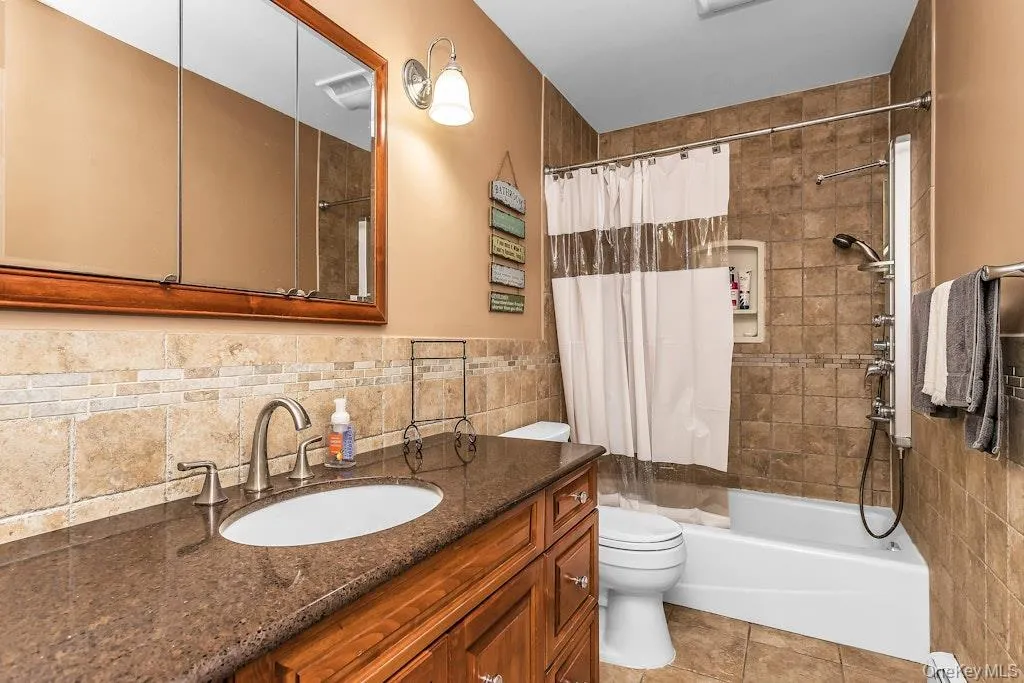 782 Norman Drive, Hempstead, NY, 3 Bedrooms Bedrooms, 6 Rooms Rooms,2 BathroomsBathrooms,Residential,For Rent,Norman,0,1042310 782 Norman Drive, Hempstead, NY, 3 Bedrooms Bedrooms, 6 Rooms Rooms,2 BathroomsBathrooms,Residential,For Rent,Norman,0,1042310