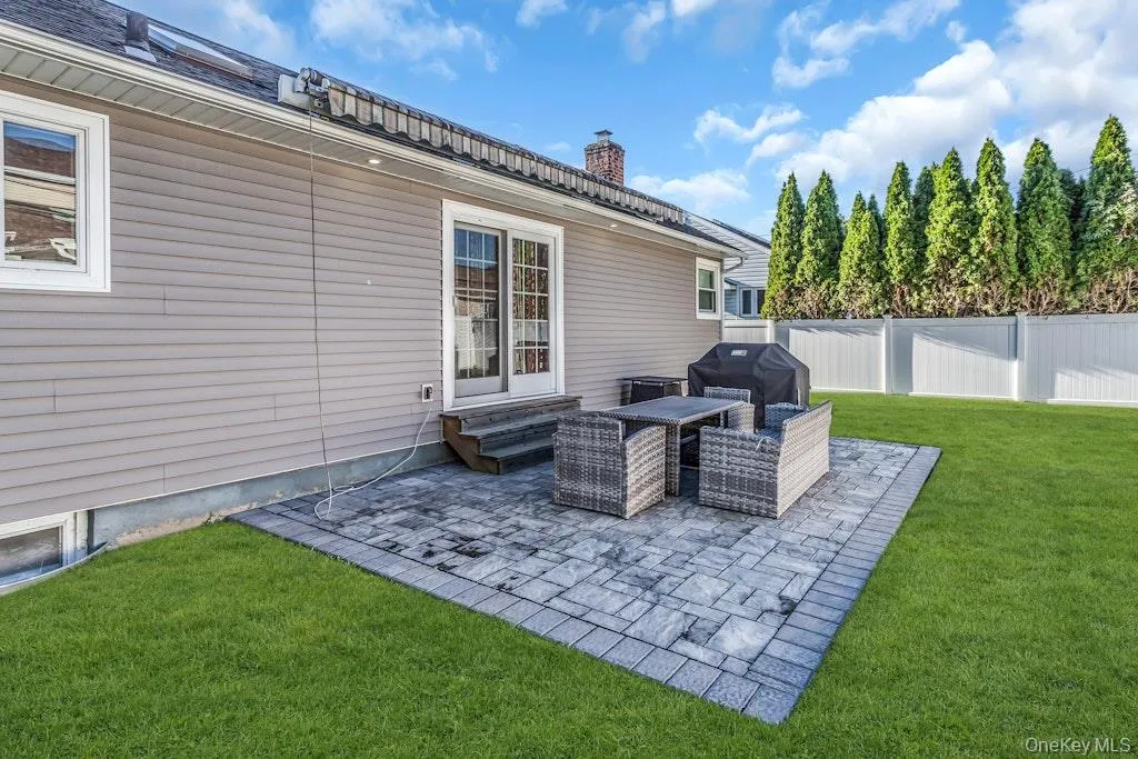 782 Norman Drive, Hempstead, NY, 3 Bedrooms Bedrooms, 6 Rooms Rooms,2 BathroomsBathrooms,Residential,For Rent,Norman,0,1042310 782 Norman Drive, Hempstead, NY, 3 Bedrooms Bedrooms, 6 Rooms Rooms,2 BathroomsBathrooms,Residential,For Rent,Norman,0,1042310