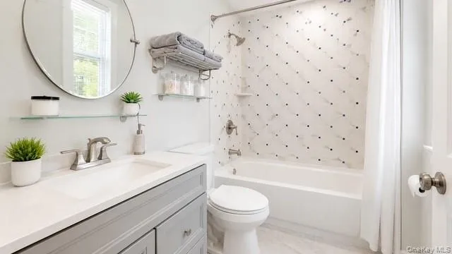 62 Mill Drive, Brookhaven, NY, 4 Bedrooms Bedrooms, 8 Rooms Rooms,2 BathroomsBathrooms,Residential,For Rent,Mill,0,1042311 62 Mill Drive, Brookhaven, NY, 4 Bedrooms Bedrooms, 8 Rooms Rooms,2 BathroomsBathrooms,Residential,For Rent,Mill,0,1042311