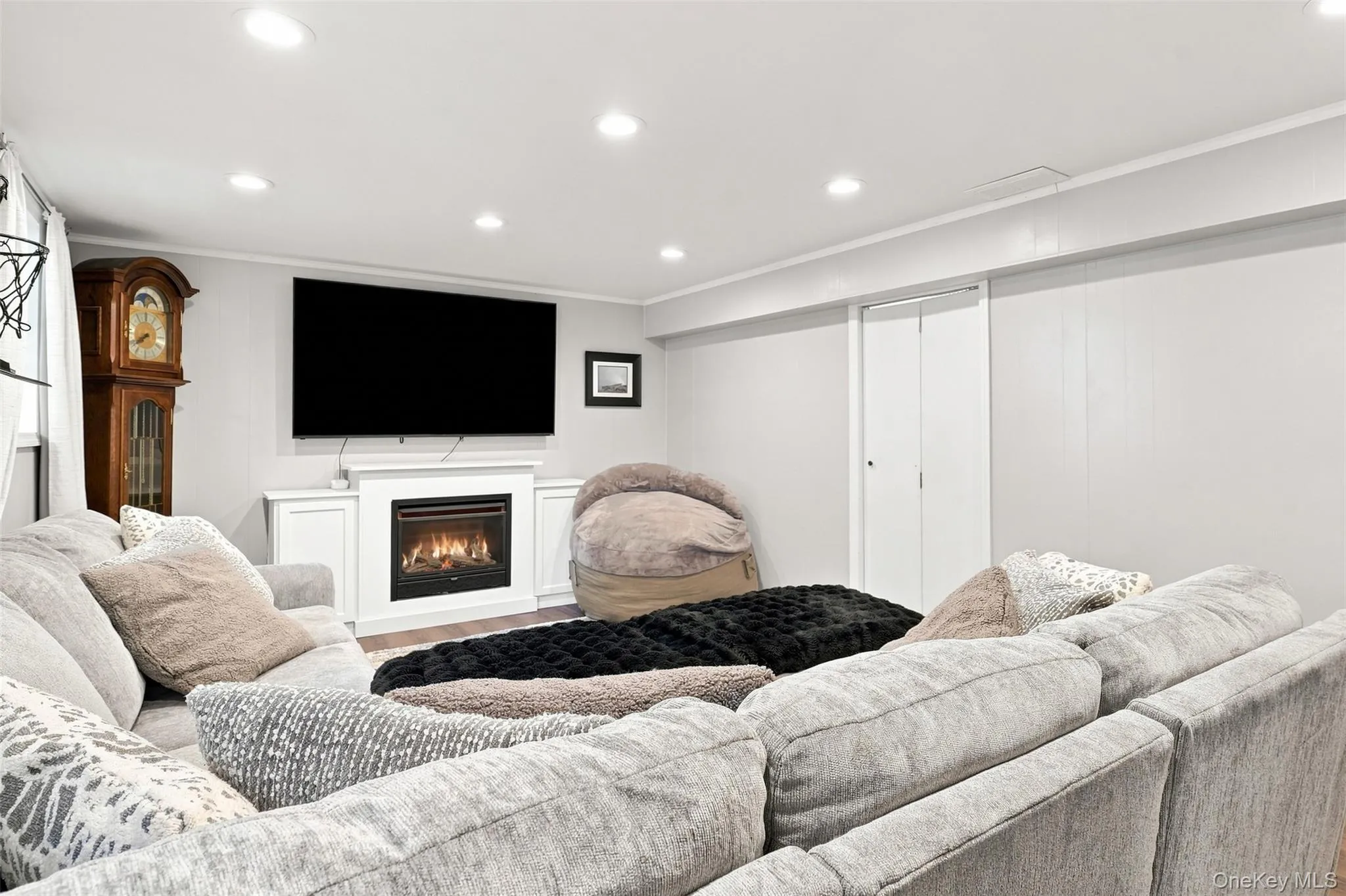 21 Smith Street, Red Hook, NY, 3 Bedrooms Bedrooms, 8 Rooms Rooms,2 BathroomsBathrooms,Residential,For Rent,Smith,0,1042315 21 Smith Street, Red Hook, NY, 3 Bedrooms Bedrooms, 8 Rooms Rooms,2 BathroomsBathrooms,Residential,For Rent,Smith,0,1042315