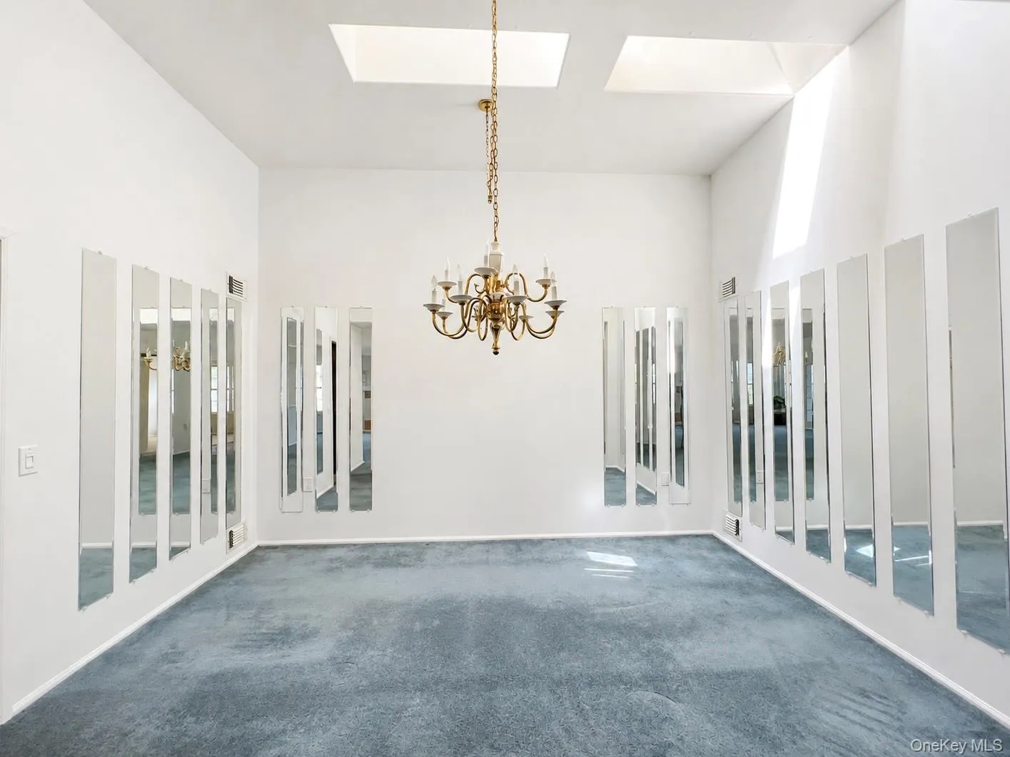 6 Oakdale Court, Brookhaven, NY, 2 Bedrooms Bedrooms, 6 Rooms Rooms,2 BathroomsBathrooms,Residential,For Rent,Oakdale,0,1042317 6 Oakdale Court, Brookhaven, NY, 2 Bedrooms Bedrooms, 6 Rooms Rooms,2 BathroomsBathrooms,Residential,For Rent,Oakdale,0,1042317