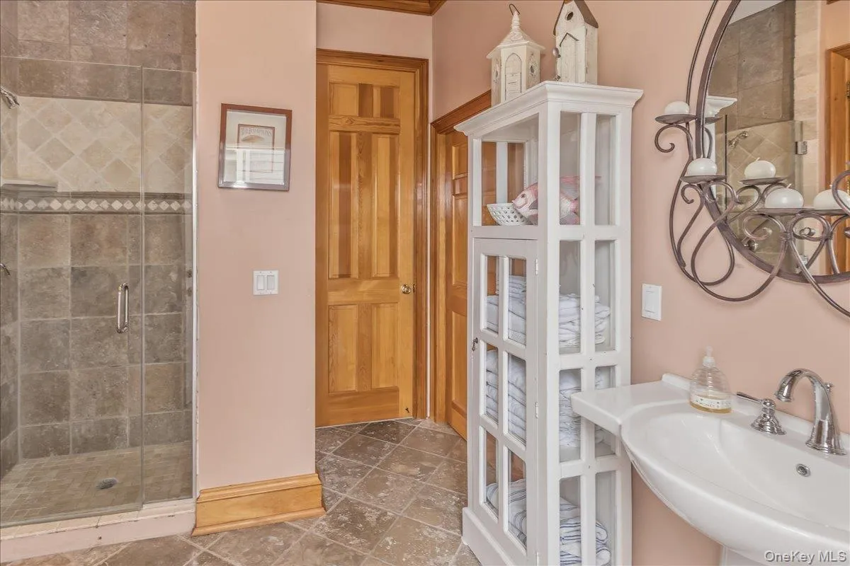 672 Dune Road, Southampton, NY, 5 Bedrooms Bedrooms, 8 Rooms Rooms,3 BathroomsBathrooms,Residential Lease,For Rent,Dune,0,1042322 672 Dune Road, Southampton, NY, 5 Bedrooms Bedrooms, 8 Rooms Rooms,3 BathroomsBathrooms,Residential Lease,For Rent,Dune,0,1042322