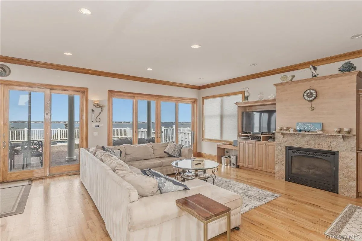 672 Dune Road, Southampton, NY, 5 Bedrooms Bedrooms, 8 Rooms Rooms,3 BathroomsBathrooms,Residential Lease,For Rent,Dune,0,1042322 672 Dune Road, Southampton, NY, 5 Bedrooms Bedrooms, 8 Rooms Rooms,3 BathroomsBathrooms,Residential Lease,For Rent,Dune,0,1042322