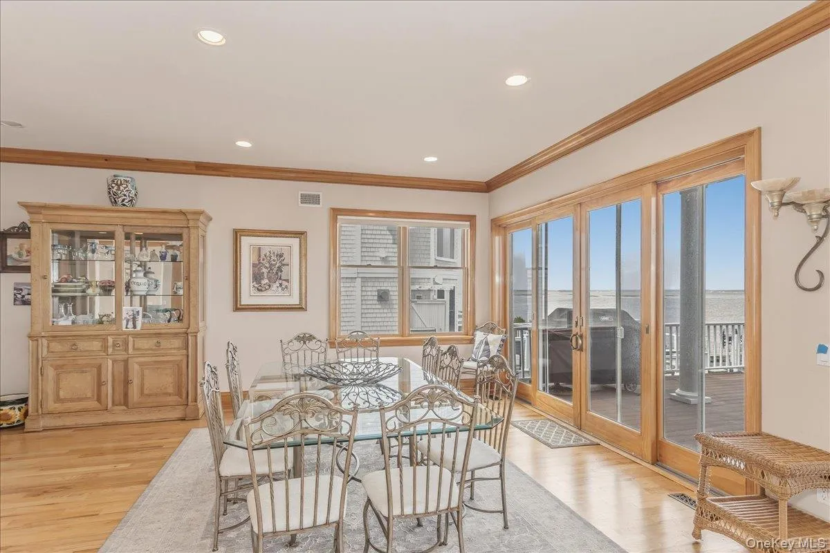 672 Dune Road, Southampton, NY, 5 Bedrooms Bedrooms, 8 Rooms Rooms,3 BathroomsBathrooms,Residential Lease,For Rent,Dune,0,1042322 672 Dune Road, Southampton, NY, 5 Bedrooms Bedrooms, 8 Rooms Rooms,3 BathroomsBathrooms,Residential Lease,For Rent,Dune,0,1042322