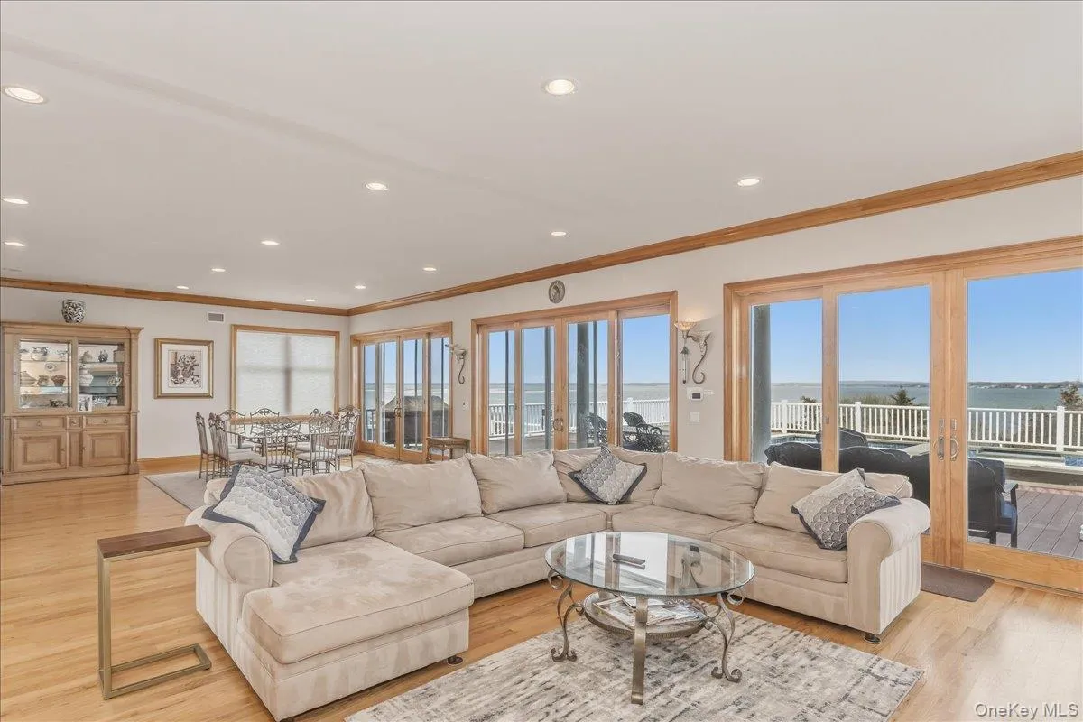 672 Dune Road, Southampton, NY, 5 Bedrooms Bedrooms, 8 Rooms Rooms,3 BathroomsBathrooms,Residential Lease,For Rent,Dune,0,1042322 672 Dune Road, Southampton, NY, 5 Bedrooms Bedrooms, 8 Rooms Rooms,3 BathroomsBathrooms,Residential Lease,For Rent,Dune,0,1042322