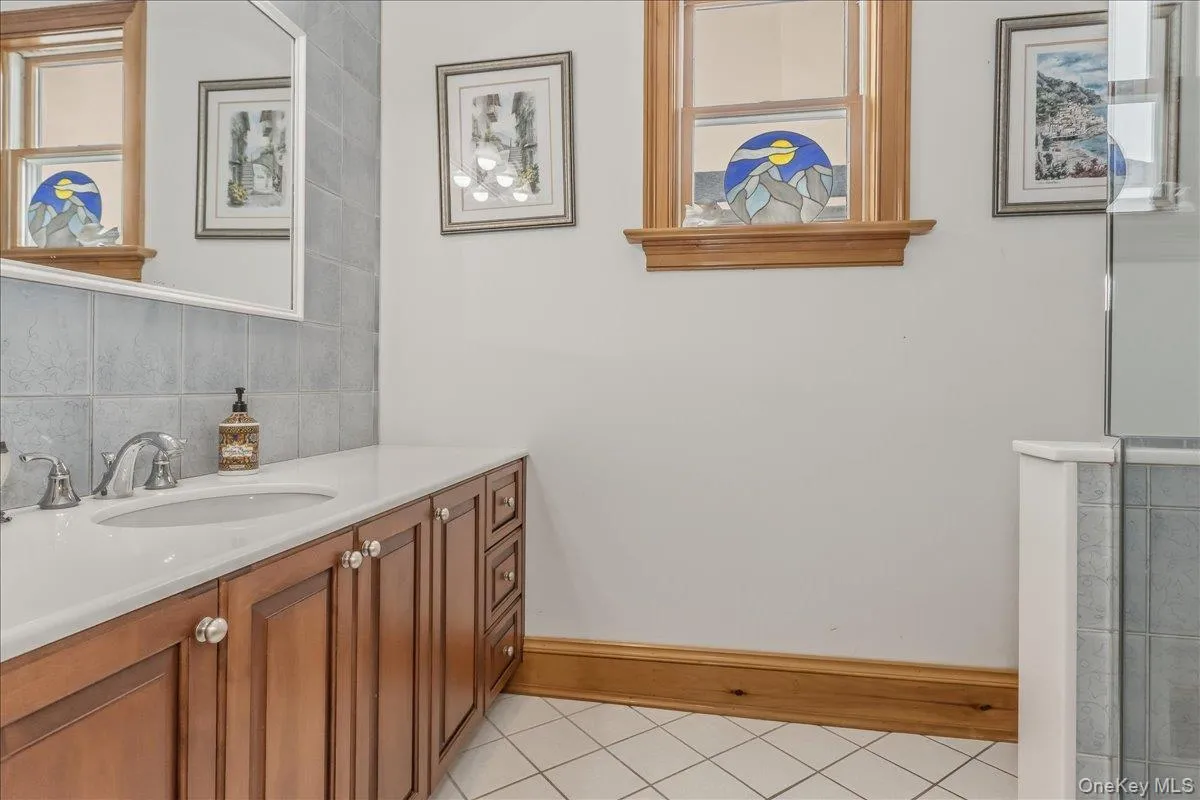 672 Dune Road, Southampton, NY, 5 Bedrooms Bedrooms, 8 Rooms Rooms,3 BathroomsBathrooms,Residential Lease,For Rent,Dune,0,1042322 672 Dune Road, Southampton, NY, 5 Bedrooms Bedrooms, 8 Rooms Rooms,3 BathroomsBathrooms,Residential Lease,For Rent,Dune,0,1042322