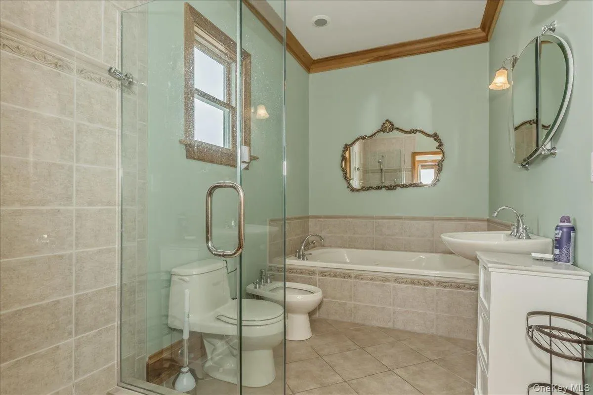 672 Dune Road, Southampton, NY, 5 Bedrooms Bedrooms, 8 Rooms Rooms,3 BathroomsBathrooms,Residential Lease,For Rent,Dune,0,1042322 672 Dune Road, Southampton, NY, 5 Bedrooms Bedrooms, 8 Rooms Rooms,3 BathroomsBathrooms,Residential Lease,For Rent,Dune,0,1042322