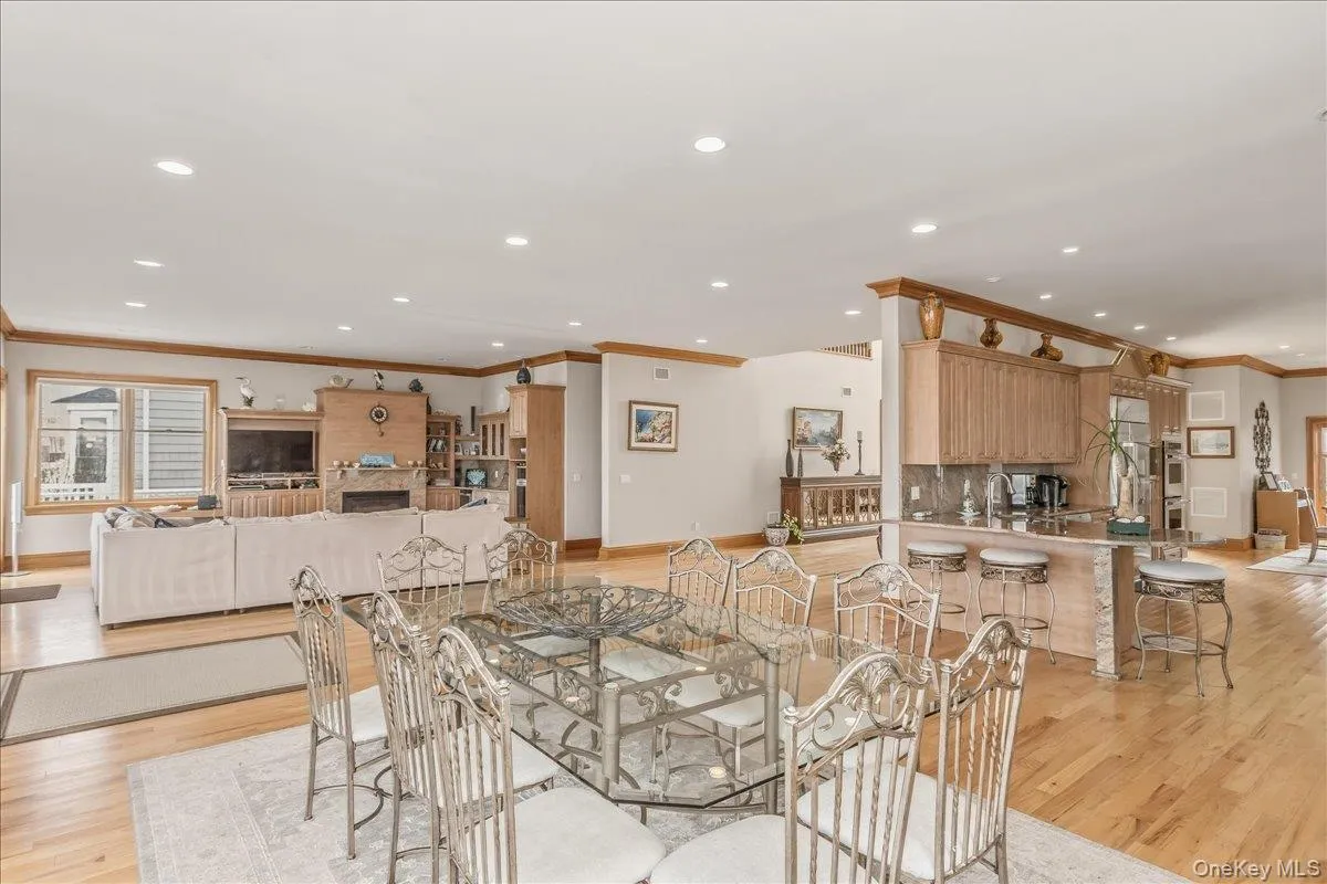 672 Dune Road, Southampton, NY, 5 Bedrooms Bedrooms, 8 Rooms Rooms,3 BathroomsBathrooms,Residential Lease,For Rent,Dune,0,1042322 672 Dune Road, Southampton, NY, 5 Bedrooms Bedrooms, 8 Rooms Rooms,3 BathroomsBathrooms,Residential Lease,For Rent,Dune,0,1042322