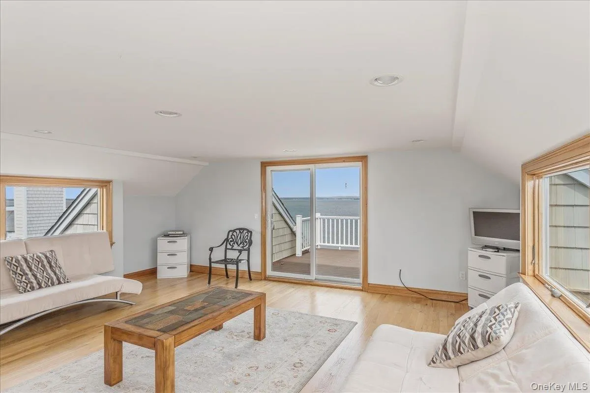 672 Dune Road, Southampton, NY, 5 Bedrooms Bedrooms, 8 Rooms Rooms,3 BathroomsBathrooms,Residential Lease,For Rent,Dune,0,1042322 672 Dune Road, Southampton, NY, 5 Bedrooms Bedrooms, 8 Rooms Rooms,3 BathroomsBathrooms,Residential Lease,For Rent,Dune,0,1042322