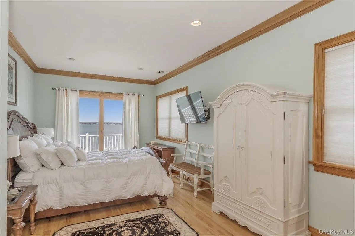 672 Dune Road, Southampton, NY, 5 Bedrooms Bedrooms, 8 Rooms Rooms,3 BathroomsBathrooms,Residential Lease,For Rent,Dune,0,1042322 672 Dune Road, Southampton, NY, 5 Bedrooms Bedrooms, 8 Rooms Rooms,3 BathroomsBathrooms,Residential Lease,For Rent,Dune,0,1042322