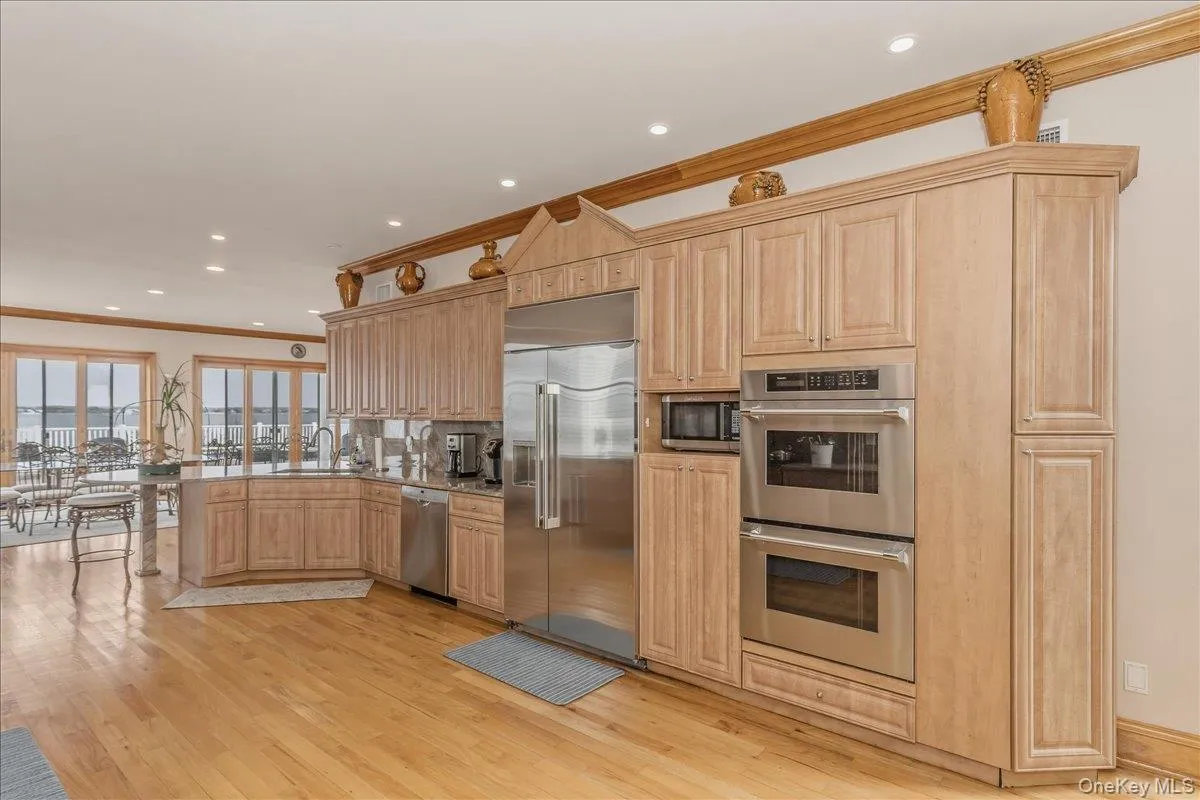 672 Dune Road, Southampton, NY, 5 Bedrooms Bedrooms, 8 Rooms Rooms,3 BathroomsBathrooms,Residential Lease,For Rent,Dune,0,1042322 672 Dune Road, Southampton, NY, 5 Bedrooms Bedrooms, 8 Rooms Rooms,3 BathroomsBathrooms,Residential Lease,For Rent,Dune,0,1042322