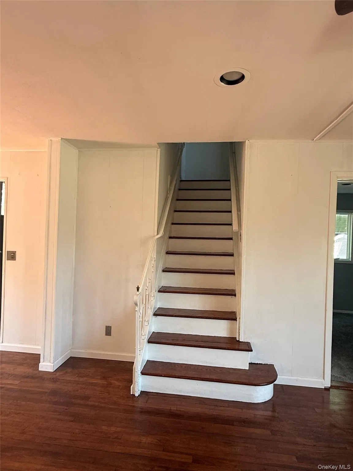 4 Sandy Court, Babylon, NY, 3 Bedrooms Bedrooms, 8 Rooms Rooms,2 BathroomsBathrooms,Residential,For Rent,Sandy,0,1042330 4 Sandy Court, Babylon, NY, 3 Bedrooms Bedrooms, 8 Rooms Rooms,2 BathroomsBathrooms,Residential,For Rent,Sandy,0,1042330
