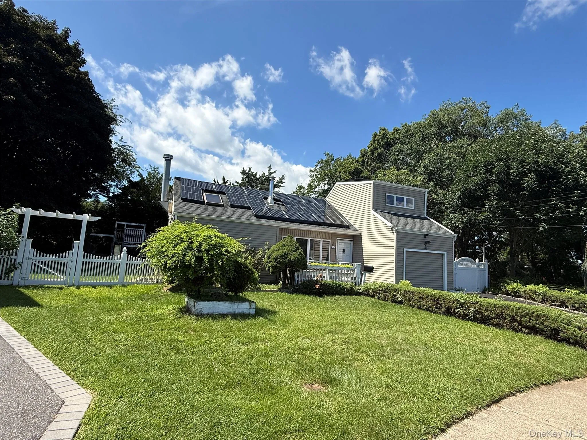 4 Sandy Court, Babylon, NY, 3 Bedrooms Bedrooms, 8 Rooms Rooms,2 BathroomsBathrooms,Residential,For Rent,Sandy,0,1042330 4 Sandy Court, Babylon, NY, 3 Bedrooms Bedrooms, 8 Rooms Rooms,2 BathroomsBathrooms,Residential,For Rent,Sandy,0,1042330