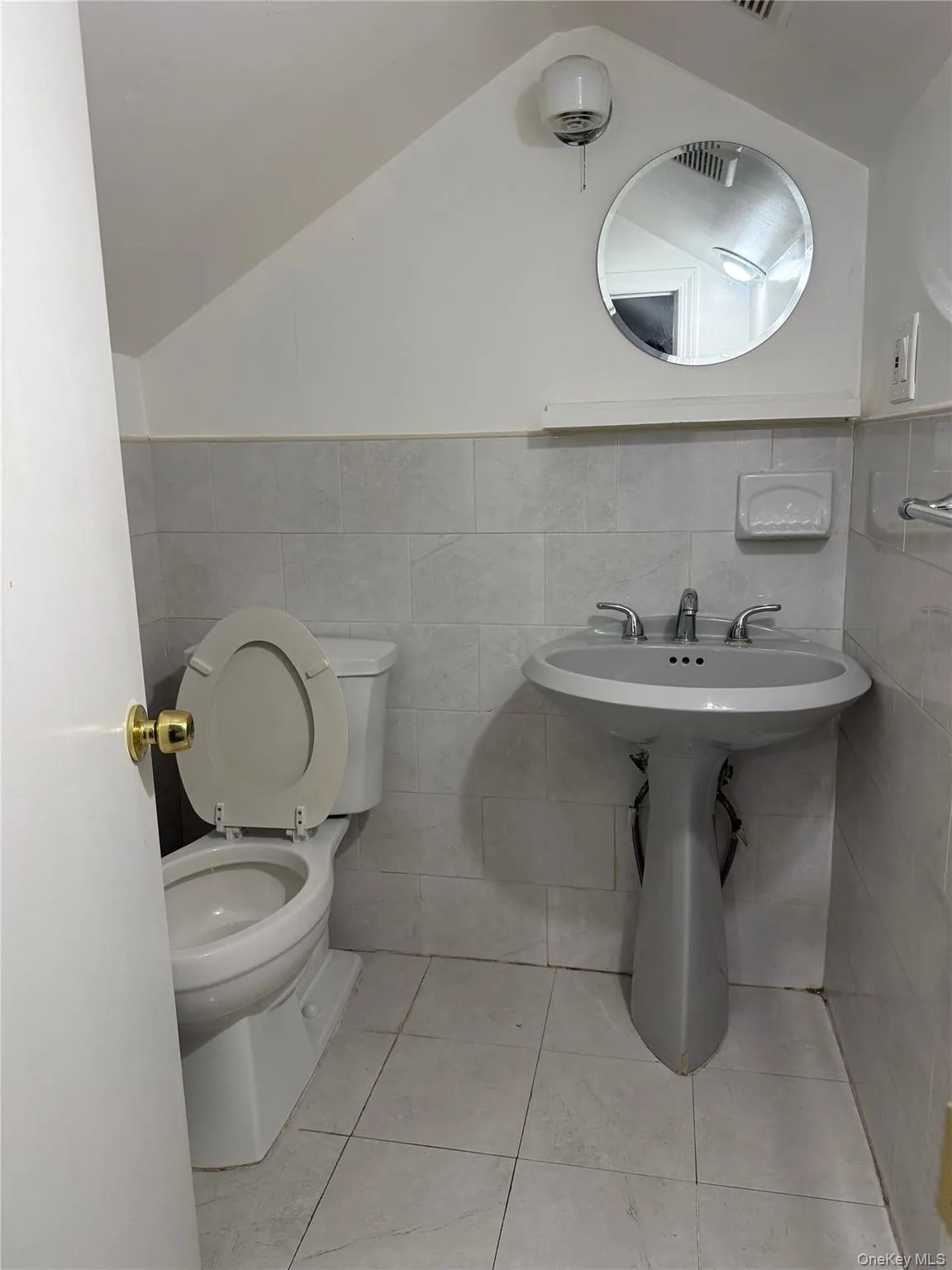 4 Sandy Court, Babylon, NY, 3 Bedrooms Bedrooms, 8 Rooms Rooms,2 BathroomsBathrooms,Residential,For Rent,Sandy,0,1042330 4 Sandy Court, Babylon, NY, 3 Bedrooms Bedrooms, 8 Rooms Rooms,2 BathroomsBathrooms,Residential,For Rent,Sandy,0,1042330