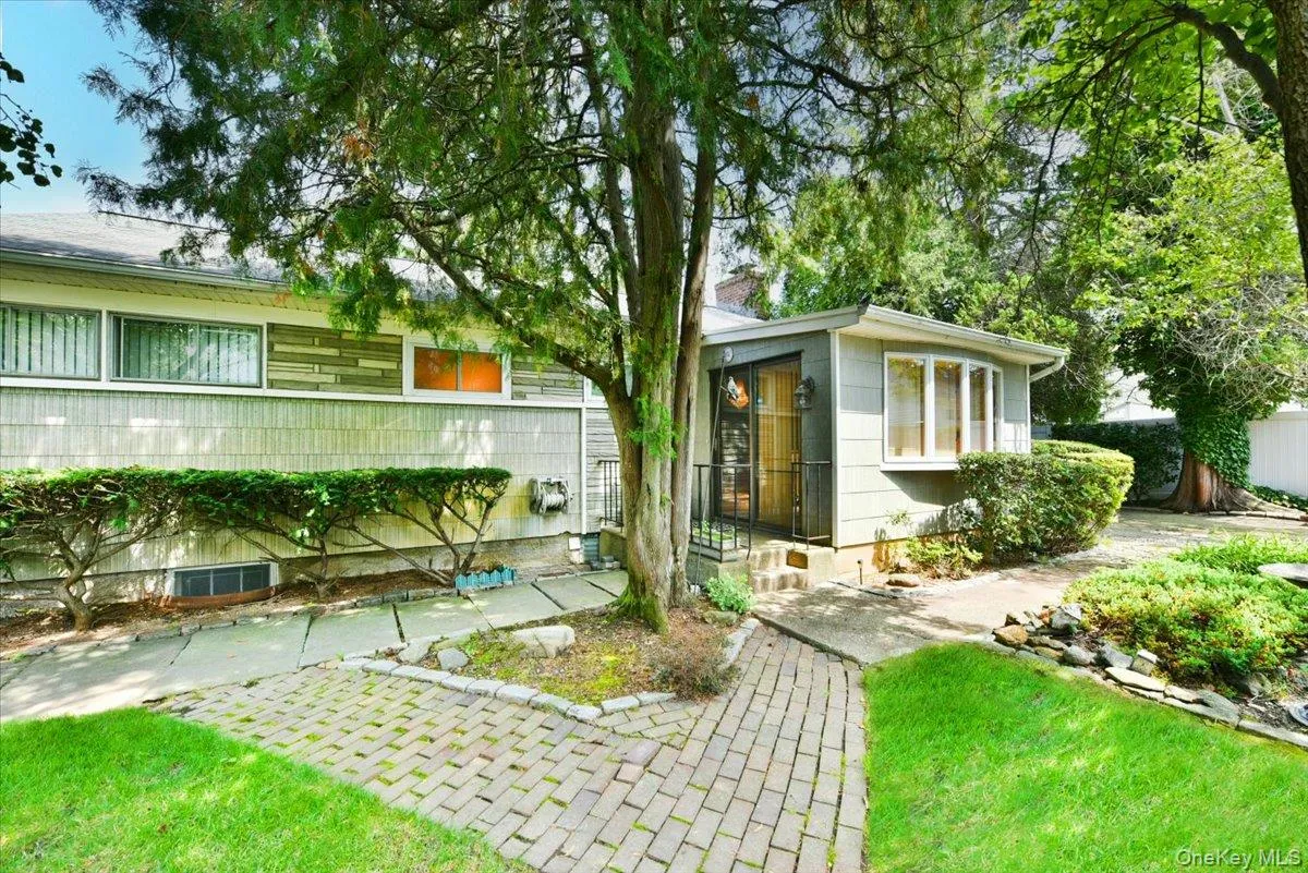 204 Franklin Street, Oyster Bay, NY, 3 Bedrooms Bedrooms, 7 Rooms Rooms,1 BathroomBathrooms,Residential,For Rent,Franklin,0,1042332 204 Franklin Street, Oyster Bay, NY, 3 Bedrooms Bedrooms, 7 Rooms Rooms,1 BathroomBathrooms,Residential,For Rent,Franklin,0,1042332