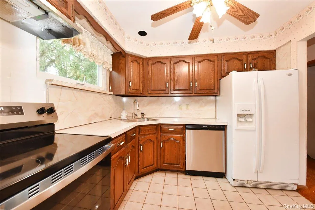 204 Franklin Street, Oyster Bay, NY, 3 Bedrooms Bedrooms, 7 Rooms Rooms,1 BathroomBathrooms,Residential,For Rent,Franklin,0,1042332 204 Franklin Street, Oyster Bay, NY, 3 Bedrooms Bedrooms, 7 Rooms Rooms,1 BathroomBathrooms,Residential,For Rent,Franklin,0,1042332