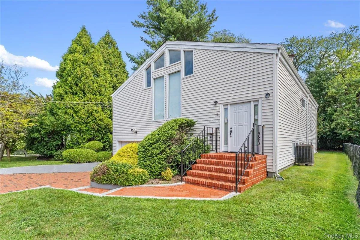 15 Church Street, North Hempstead, NY, 5 Bedrooms Bedrooms, 9 Rooms Rooms,3 BathroomsBathrooms,Residential,For Rent,Church,0,1042338 15 Church Street, North Hempstead, NY, 5 Bedrooms Bedrooms, 9 Rooms Rooms,3 BathroomsBathrooms,Residential,For Rent,Church,0,1042338