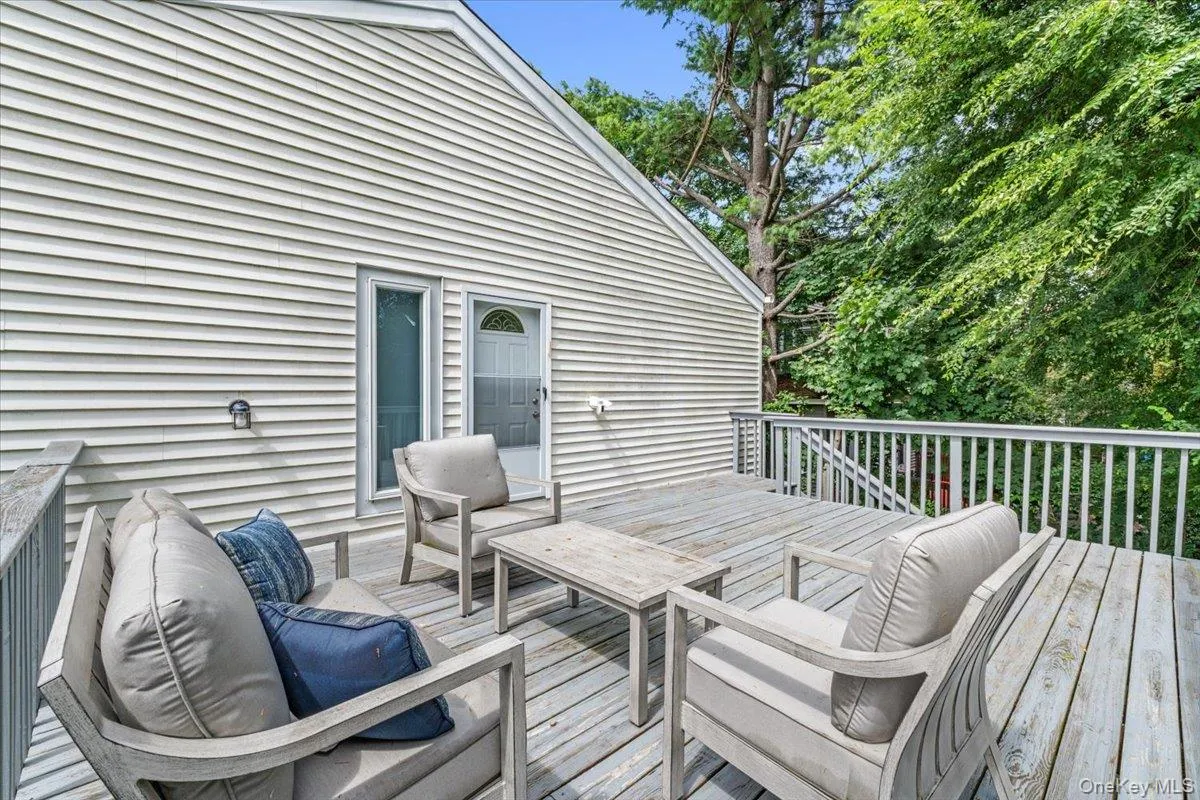 15 Church Street, North Hempstead, NY, 5 Bedrooms Bedrooms, 9 Rooms Rooms,3 BathroomsBathrooms,Residential,For Rent,Church,0,1042338 15 Church Street, North Hempstead, NY, 5 Bedrooms Bedrooms, 9 Rooms Rooms,3 BathroomsBathrooms,Residential,For Rent,Church,0,1042338