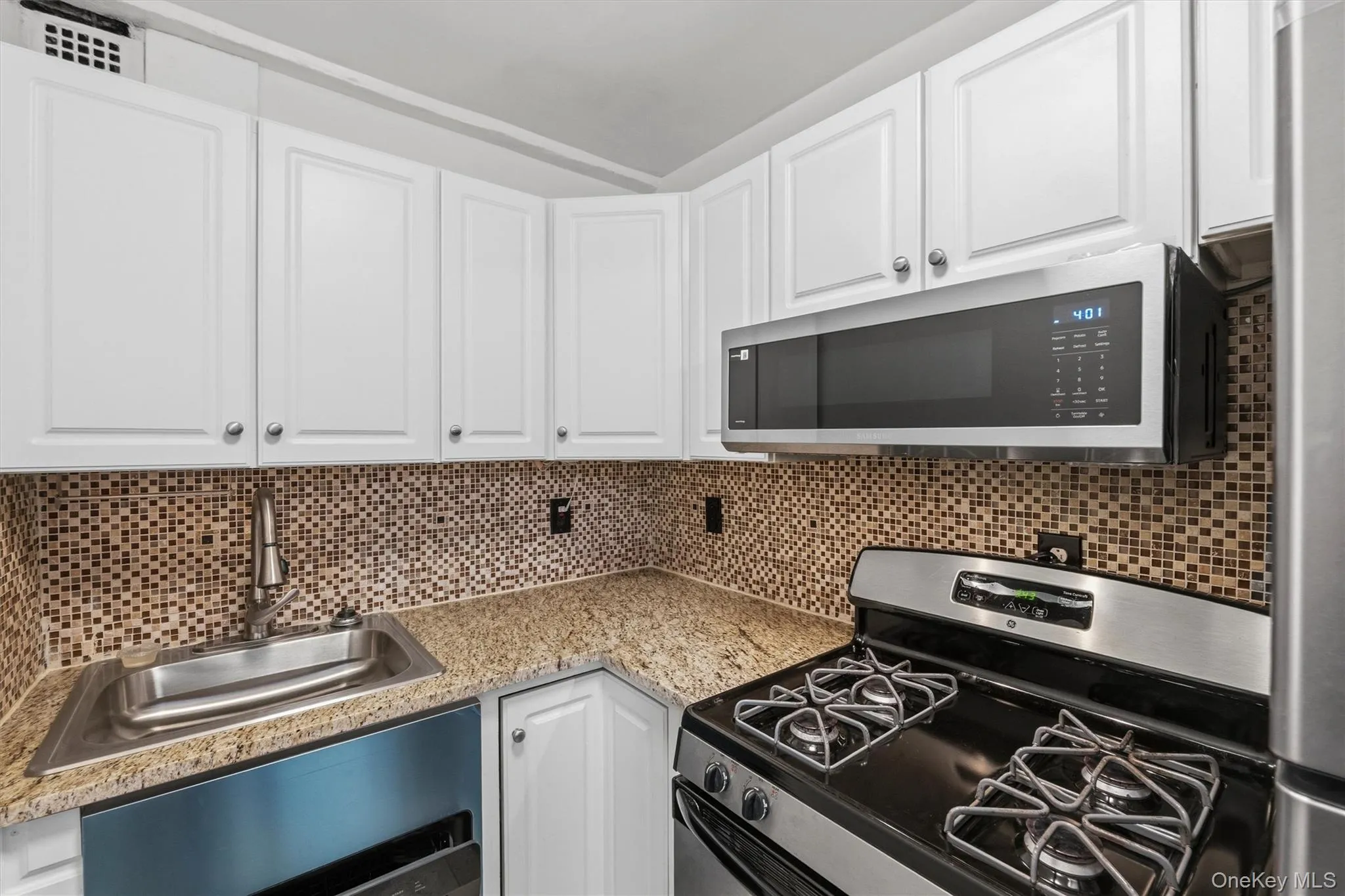 16 Lake Street, White Plains, NY, 1 Bedroom Bedrooms, 3 Rooms Rooms,1 BathroomBathrooms,Residential Lease,For Rent,Lake,0,1042341 16 Lake Street, White Plains, NY, 1 Bedroom Bedrooms, 3 Rooms Rooms,1 BathroomBathrooms,Residential Lease,For Rent,Lake,0,1042341