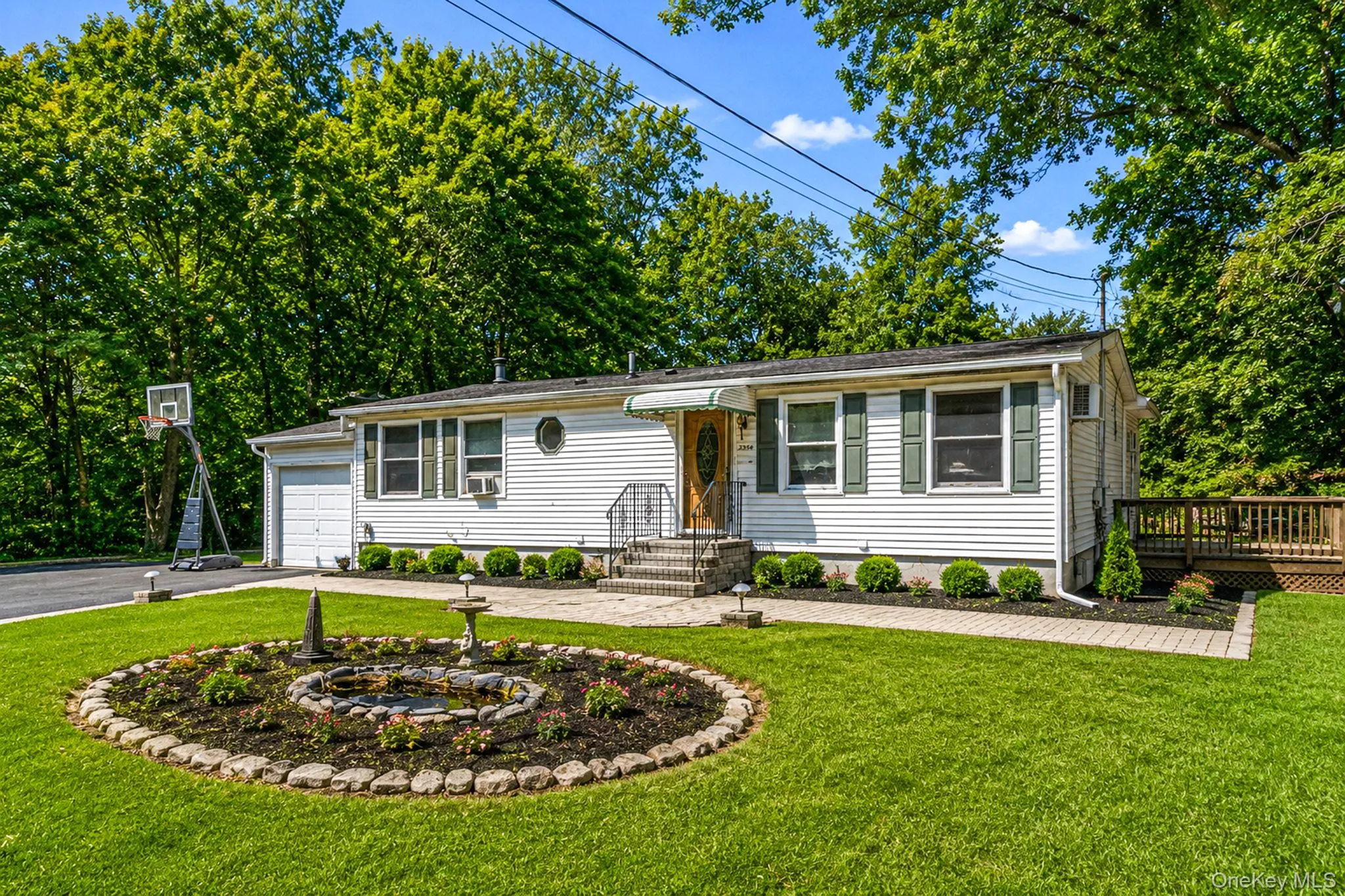 2356 Walnut Avenue, Islip, NY, 4 Bedrooms Bedrooms, 8 Rooms Rooms,3 BathroomsBathrooms,Residential,For Rent,Walnut,0,1042345 2356 Walnut Avenue, Islip, NY, 4 Bedrooms Bedrooms, 8 Rooms Rooms,3 BathroomsBathrooms,Residential,For Rent,Walnut,0,1042345