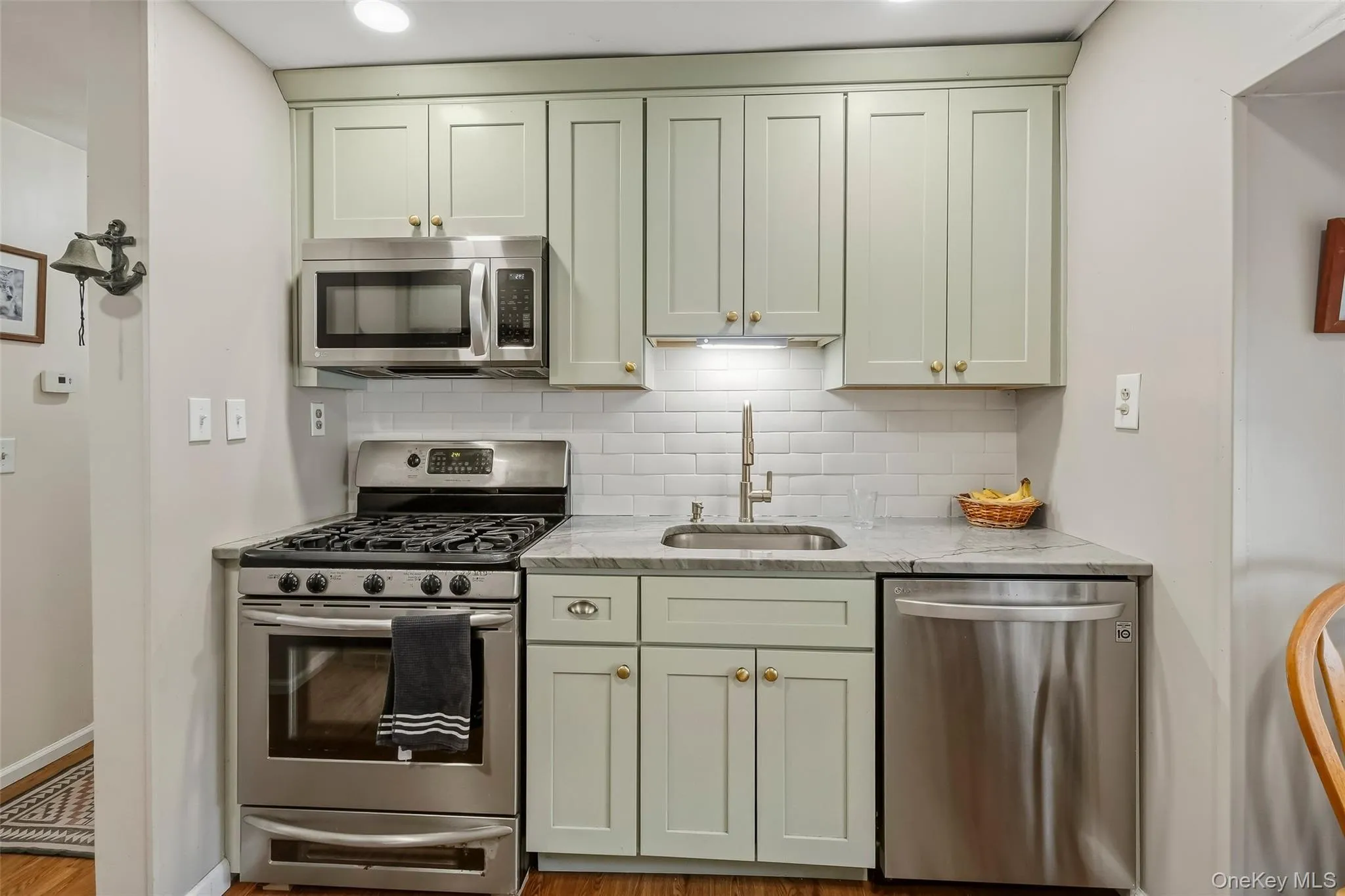 929 Freedom Plains Road, La Grange, NY, 3 Bedrooms Bedrooms, 6 Rooms Rooms,1 BathroomBathrooms,Residential,For Rent,Freedom Plains,0,1042347 929 Freedom Plains Road, La Grange, NY, 3 Bedrooms Bedrooms, 6 Rooms Rooms,1 BathroomBathrooms,Residential,For Rent,Freedom Plains,0,1042347