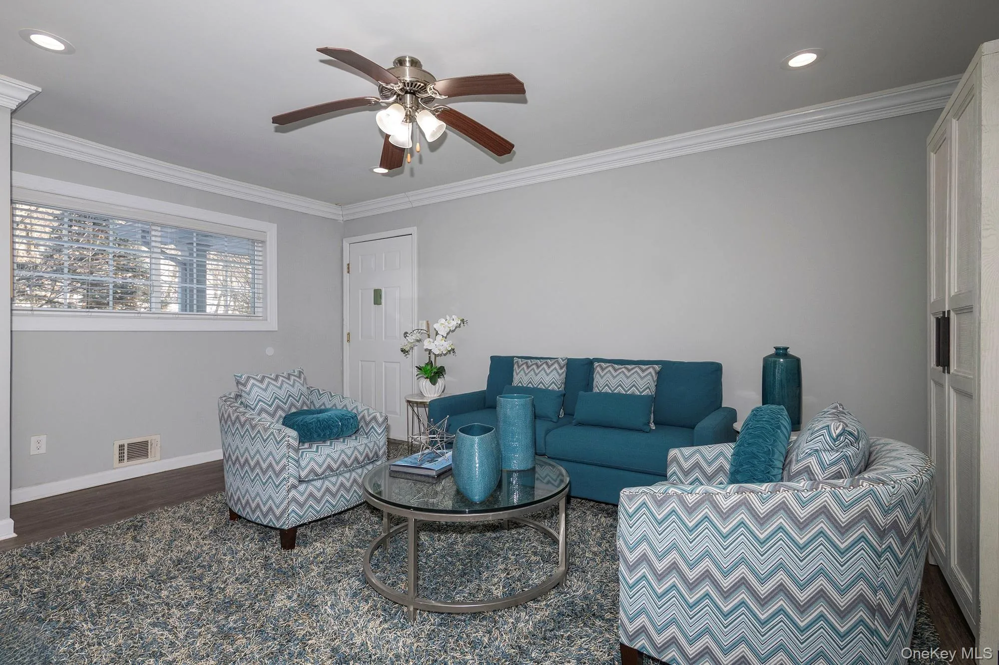 3-4B Dark Hollow Road, Brookhaven, NY, 1 Bedroom Bedrooms, 4 Rooms Rooms,1 BathroomBathrooms,Residential Lease,For Rent,Dark Hollow,0,1042352 3-4B Dark Hollow Road, Brookhaven, NY, 1 Bedroom Bedrooms, 4 Rooms Rooms,1 BathroomBathrooms,Residential Lease,For Rent,Dark Hollow,0,1042352