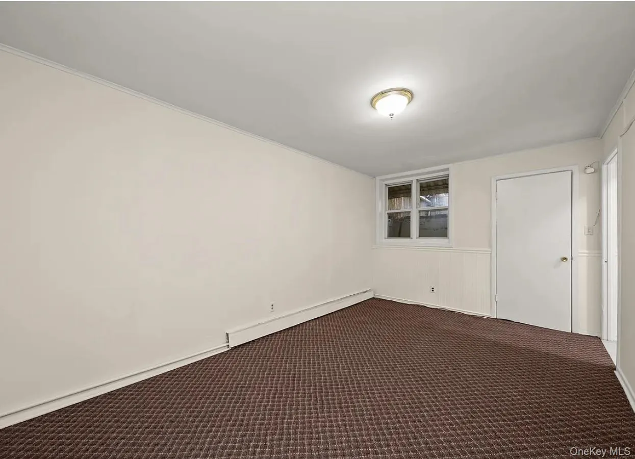 5942 164th Street, New York, NY, 1 Bedroom Bedrooms, 3 Rooms Rooms,1 BathroomBathrooms,Residential Lease,For Rent,164th,0,1042361 5942 164th Street, New York, NY, 1 Bedroom Bedrooms, 3 Rooms Rooms,1 BathroomBathrooms,Residential Lease,For Rent,164th,0,1042361