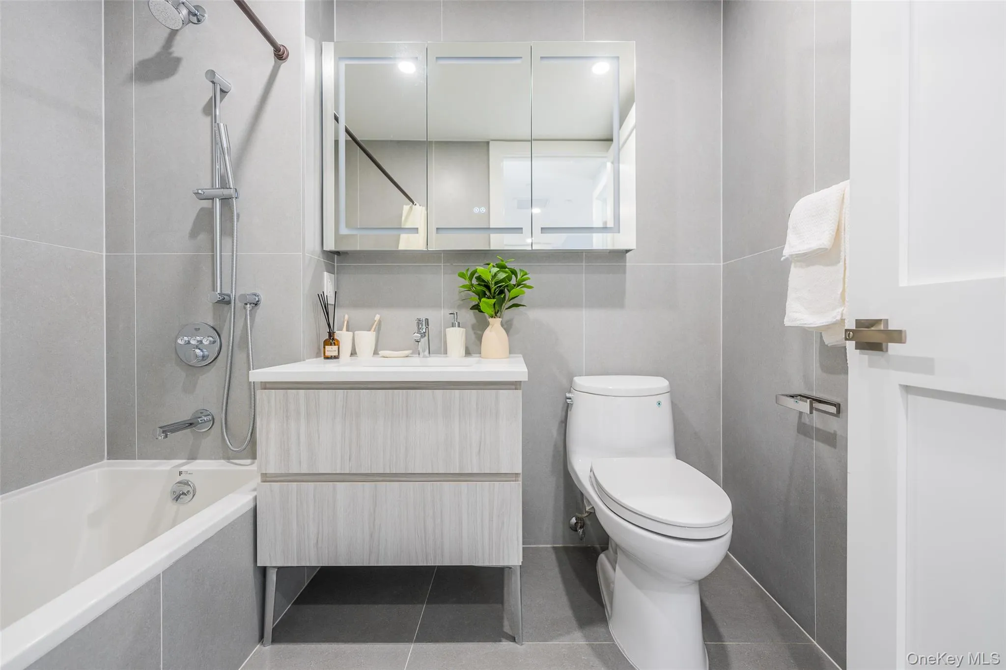 134-11 Franklin Avenue, New York, NY, 1 Bedroom Bedrooms, 3 Rooms Rooms,1 BathroomBathrooms,Residential,For Rent,Franklin,0,1042364 134-11 Franklin Avenue, New York, NY, 1 Bedroom Bedrooms, 3 Rooms Rooms,1 BathroomBathrooms,Residential,For Rent,Franklin,0,1042364