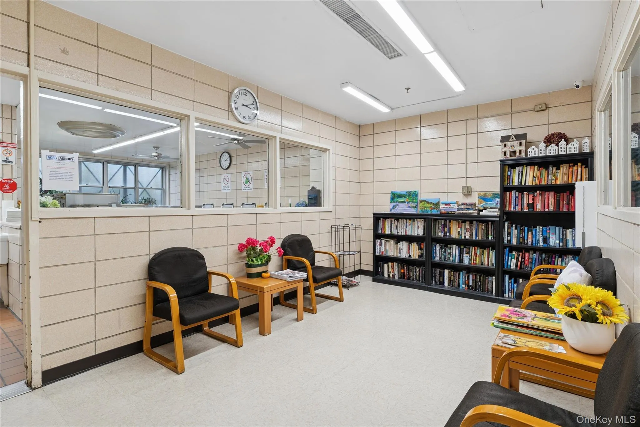 With Adjoining Sitting Room With Adjoining Sitting Room