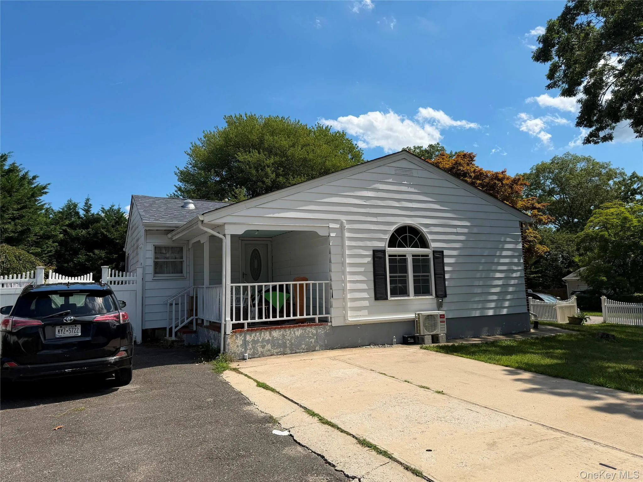431 Blue Point Road, Brookhaven, NY, 4 Bedrooms Bedrooms, 7 Rooms Rooms,2 BathroomsBathrooms,Residential,For Rent,Blue Point,0,1042380 431 Blue Point Road, Brookhaven, NY, 4 Bedrooms Bedrooms, 7 Rooms Rooms,2 BathroomsBathrooms,Residential,For Rent,Blue Point,0,1042380