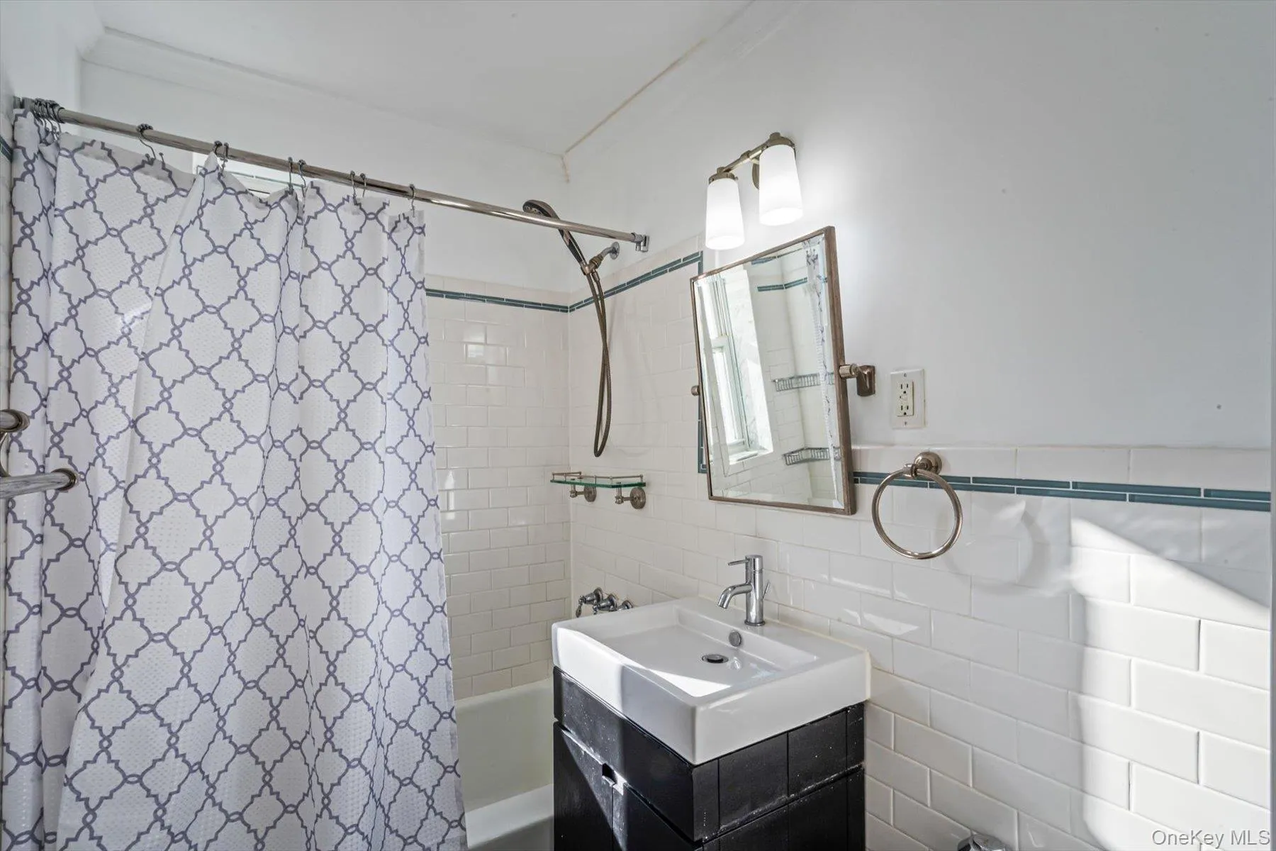 72-10 112th Street, New York, NY, 2 Bedrooms Bedrooms, 4 Rooms Rooms,1 BathroomBathrooms,Residential,For Rent,112th,0,1042383 72-10 112th Street, New York, NY, 2 Bedrooms Bedrooms, 4 Rooms Rooms,1 BathroomBathrooms,Residential,For Rent,112th,0,1042383
