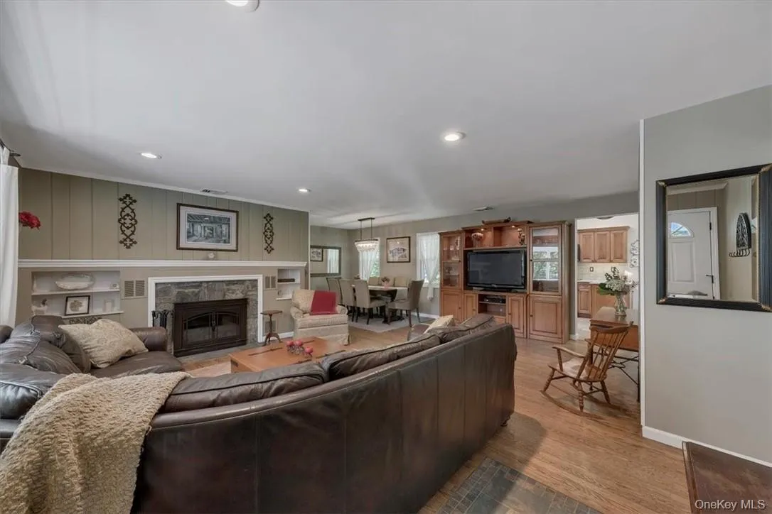 13 Split Rock Road, Carmel, NY, 3 Bedrooms Bedrooms, 7 Rooms Rooms,2 BathroomsBathrooms,Residential Lease,For Rent,Split Rock,0,1042386 13 Split Rock Road, Carmel, NY, 3 Bedrooms Bedrooms, 7 Rooms Rooms,2 BathroomsBathrooms,Residential Lease,For Rent,Split Rock,0,1042386