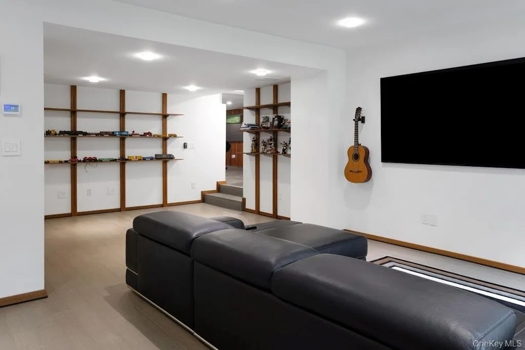 Media/family room on lower, walk-out level Media/family room on lower, walk-out level