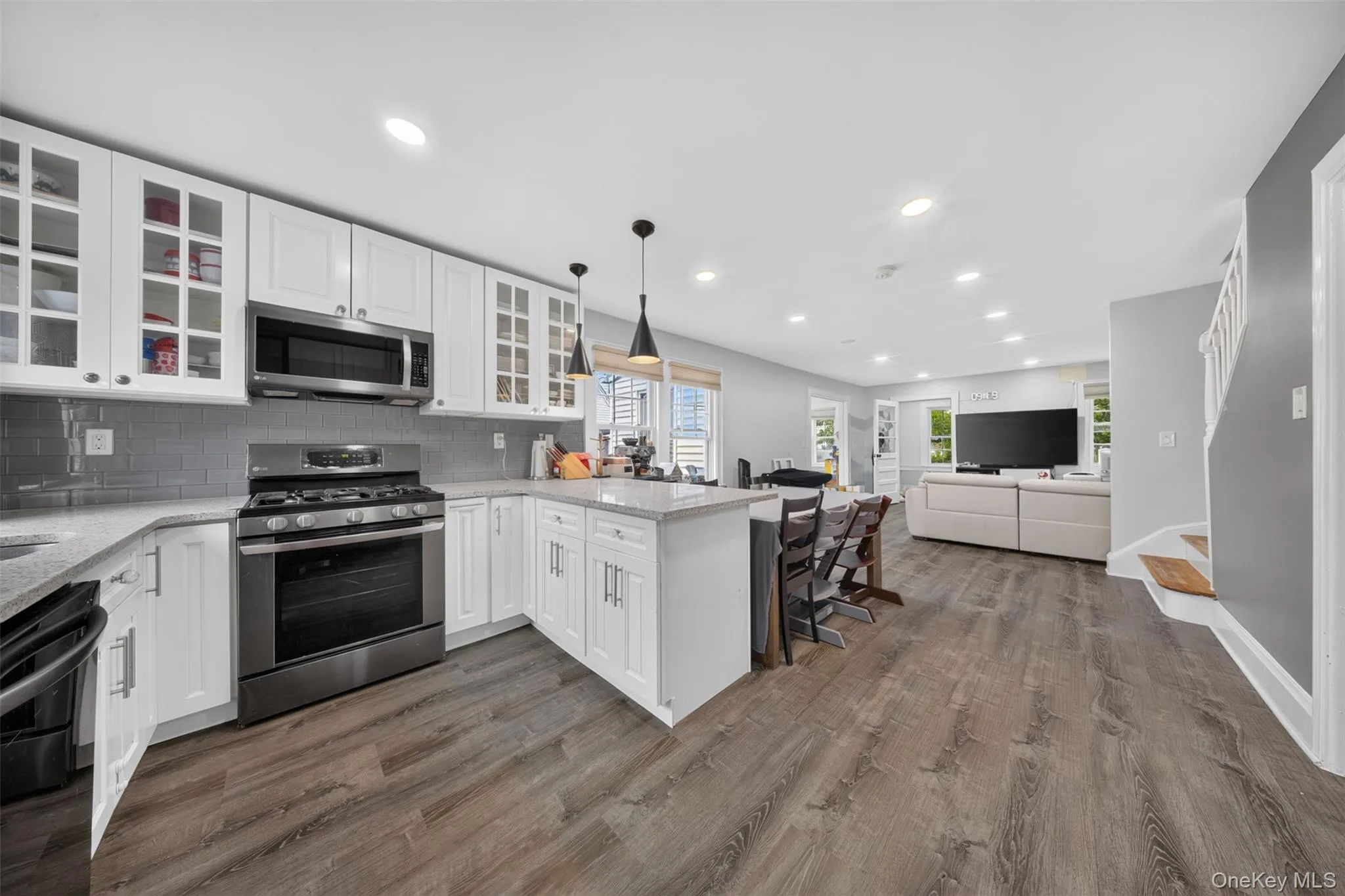 26 Van Nostrand Court, New York, NY, 4 Bedrooms Bedrooms, 7 Rooms Rooms,1 BathroomBathrooms,Residential,For Rent,Van Nostrand,0,1042392 26 Van Nostrand Court, New York, NY, 4 Bedrooms Bedrooms, 7 Rooms Rooms,1 BathroomBathrooms,Residential,For Rent,Van Nostrand,0,1042392